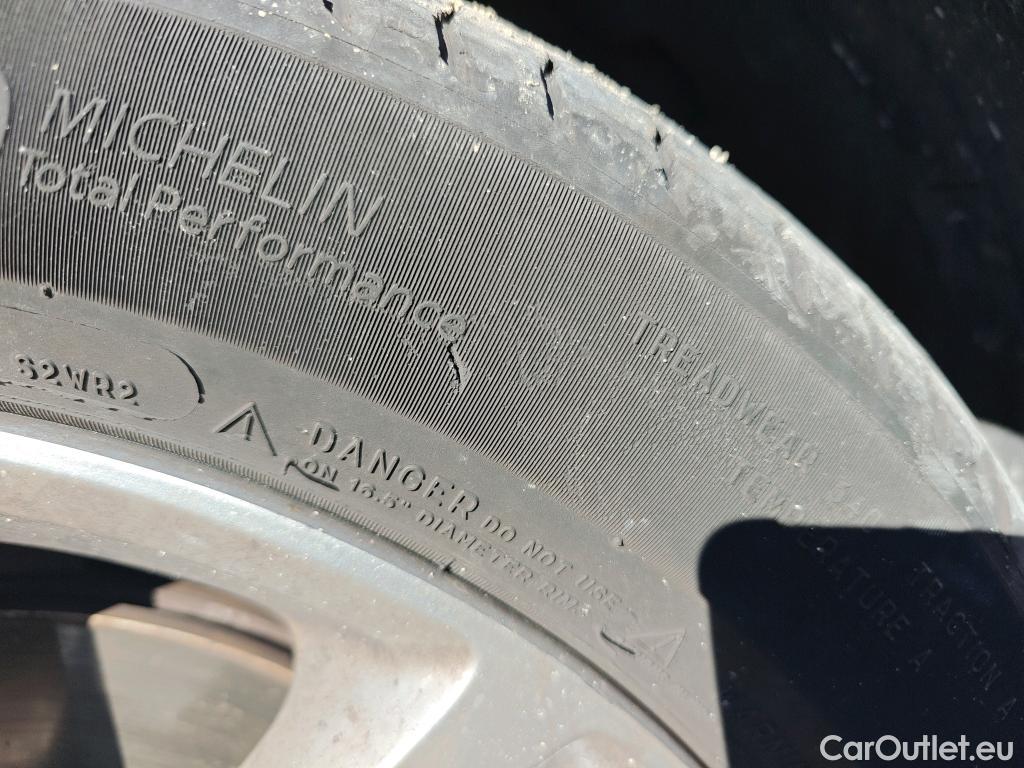  Opel  Corsa OPEL  / 2019 / 5P / berlina con portón 1.5D DT 74kW (100CV) Edition #25