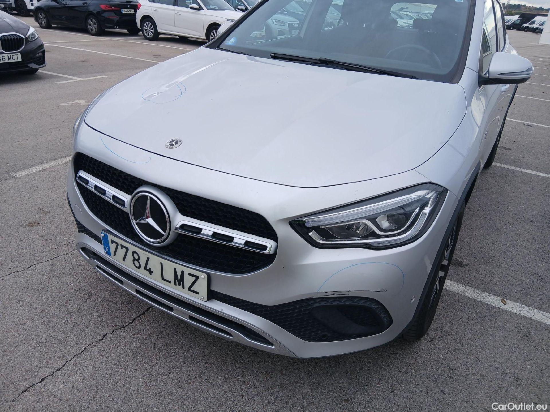  Mercedes  GLA MERCEDES-BENZ  / 2020 / 5P / todoterreno  250 e #4