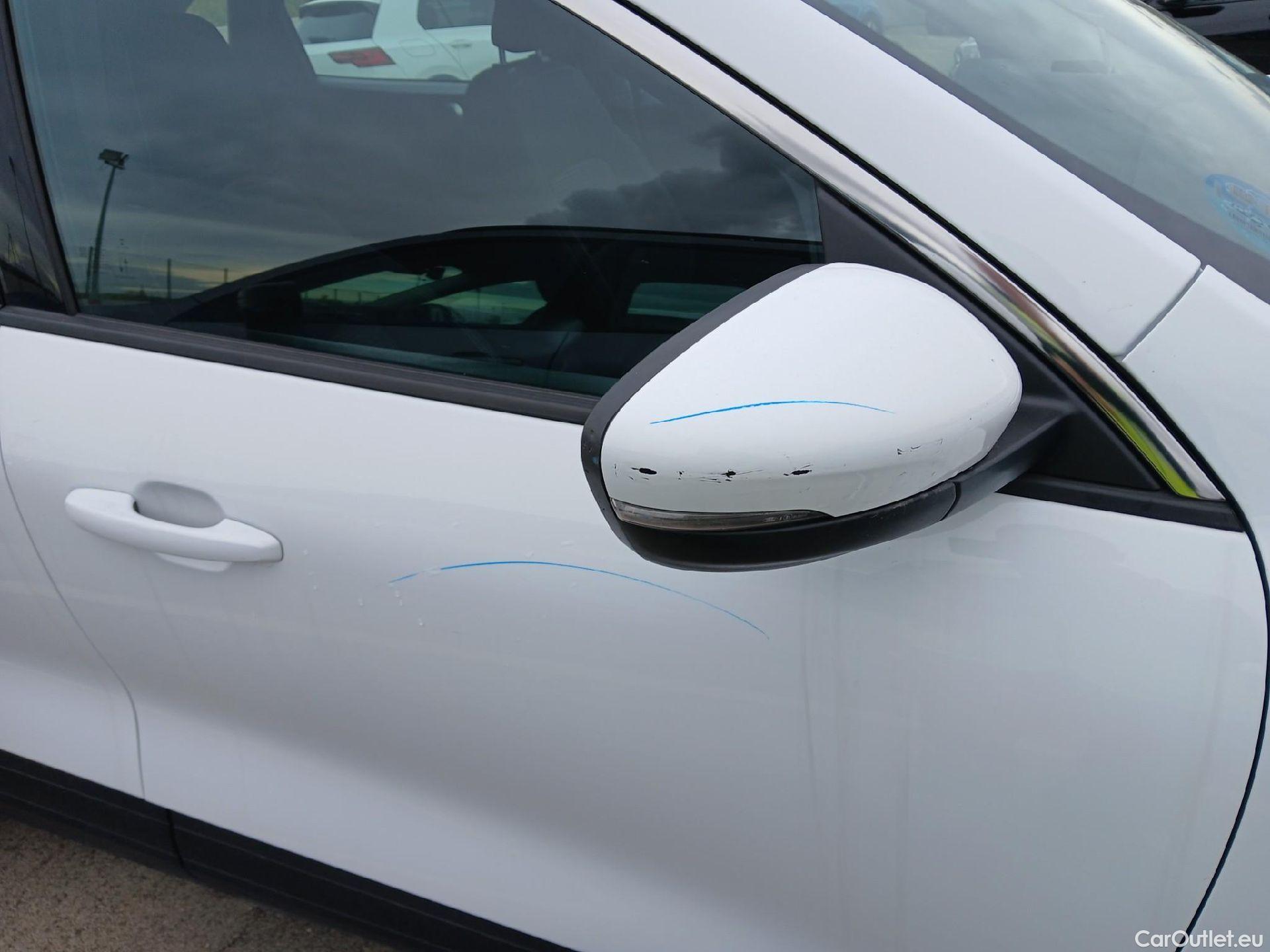  Ford  Kuga FORD  / 2019 / 5P / todoterreno Titanium 2.5 Duratec FHEV 140kW Auto #17