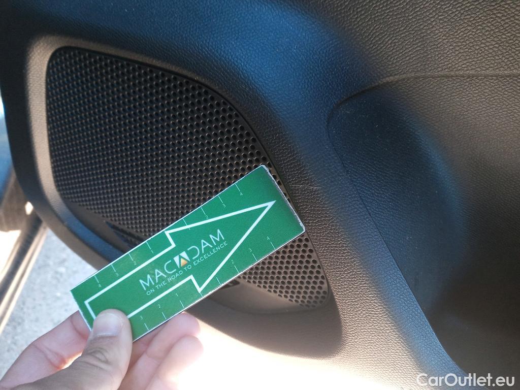  Peugeot  2008 PEUGEOT  / 2019 / 5P / todoterreno Allure Pack Puretech 130 S&S EAT8 (AC2) #11