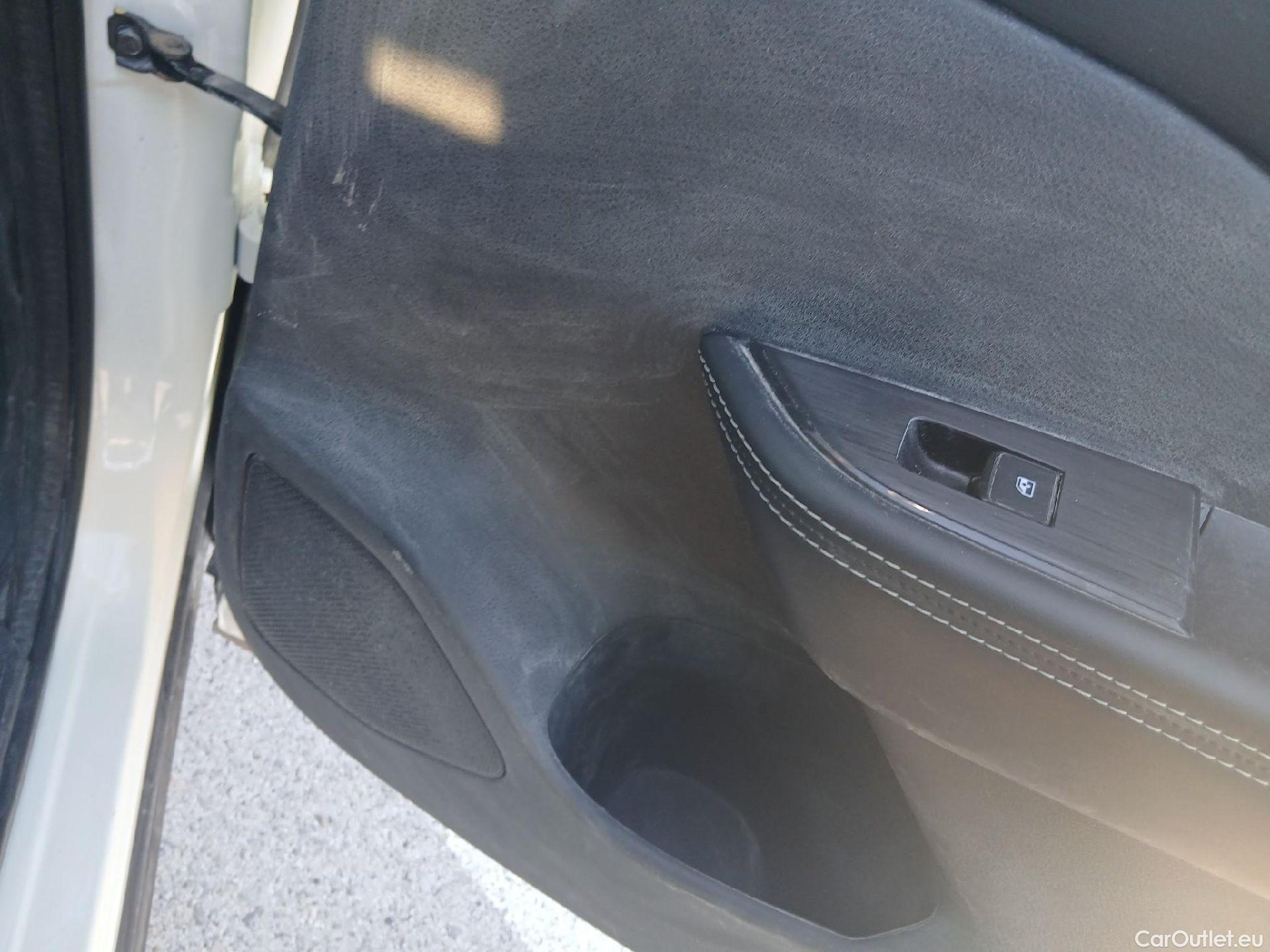  Nissan  Qashqai NISSAN  / 2021 / 5P / todoterreno DIG-T 103kW (140CV) mHEV 4x2 Acenta #4