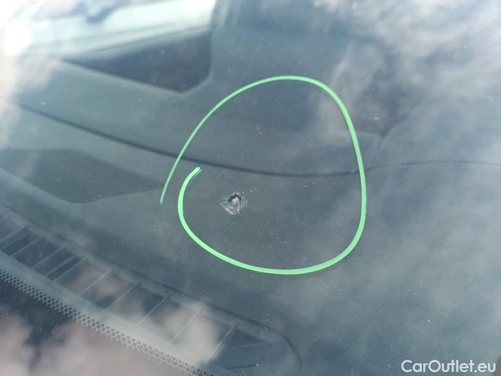  Toyota  Yaris TOYOTA  / 2020 / 5P / berlina con portón 1.5 120H Business Plus #2