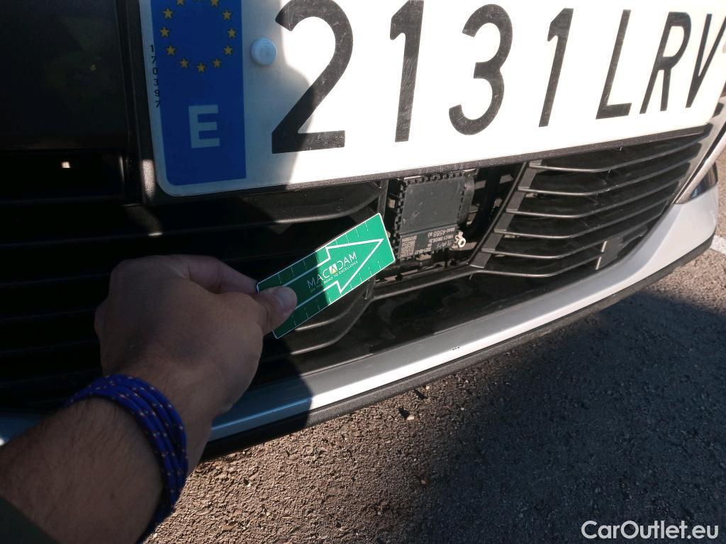  Peugeot  2008 PEUGEOT  / 2019 / 5P / todoterreno Allure Pack Puretech 130 S&S EAT8 (AC2) #1