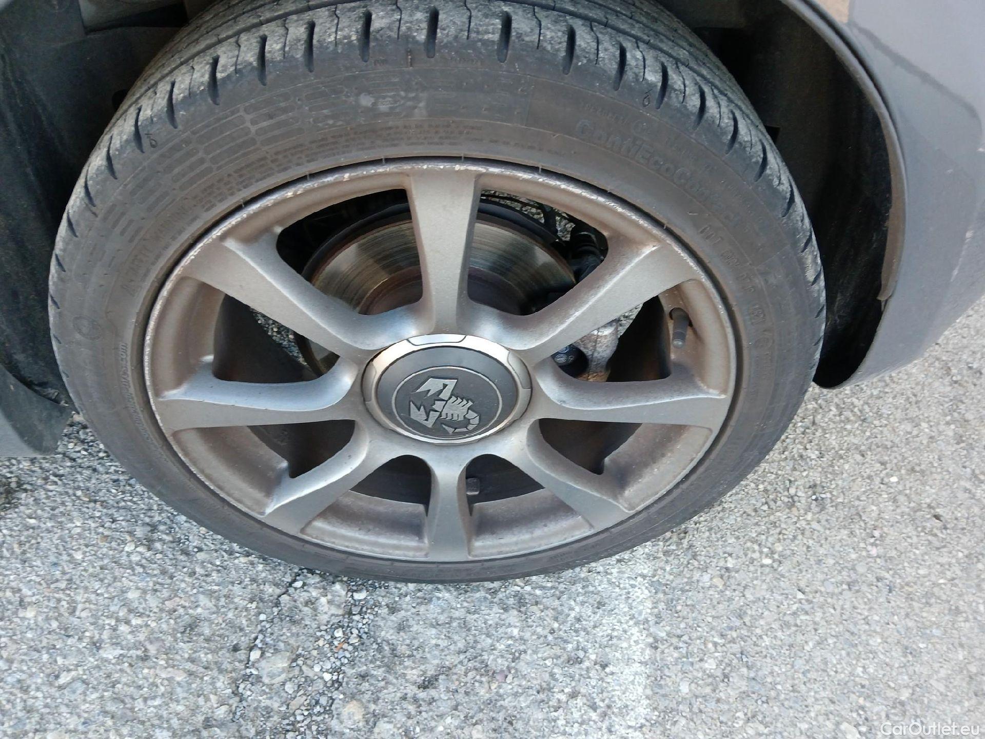  Abarth  500 ABARTH  / 2008 / 3P / berlina con portón 1.4 16v T-Jet 595 107kW (145CV) E6D #8