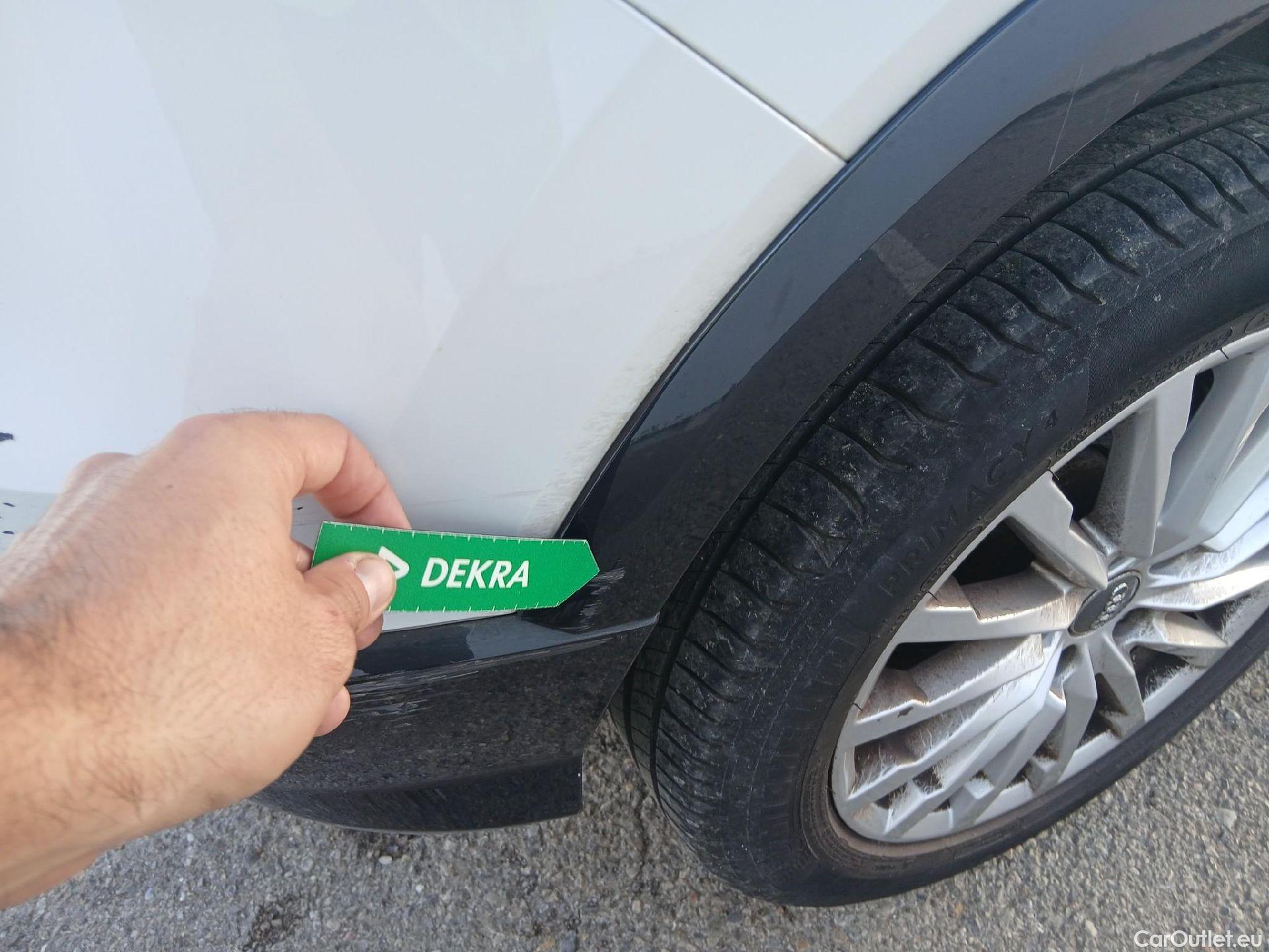  Audi  Q2 AUDI  / 2016 / 5P / todoterreno Design 30 TFSI 85kW (116CV) S tronic (AC) #26