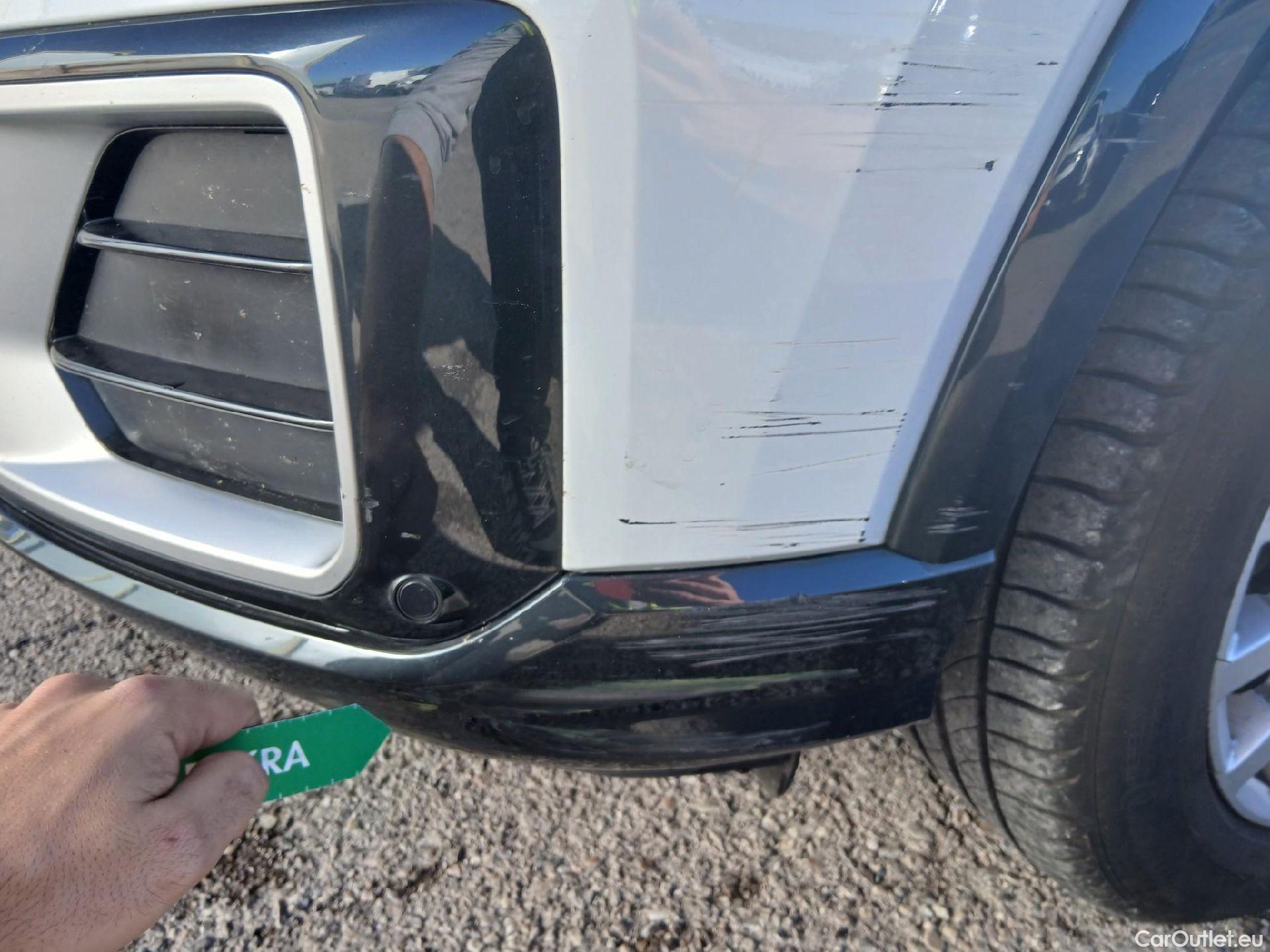  Audi  Q2 AUDI  / 2016 / 5P / todoterreno Design 30 TFSI 85kW (116CV) S tronic (AC) #5