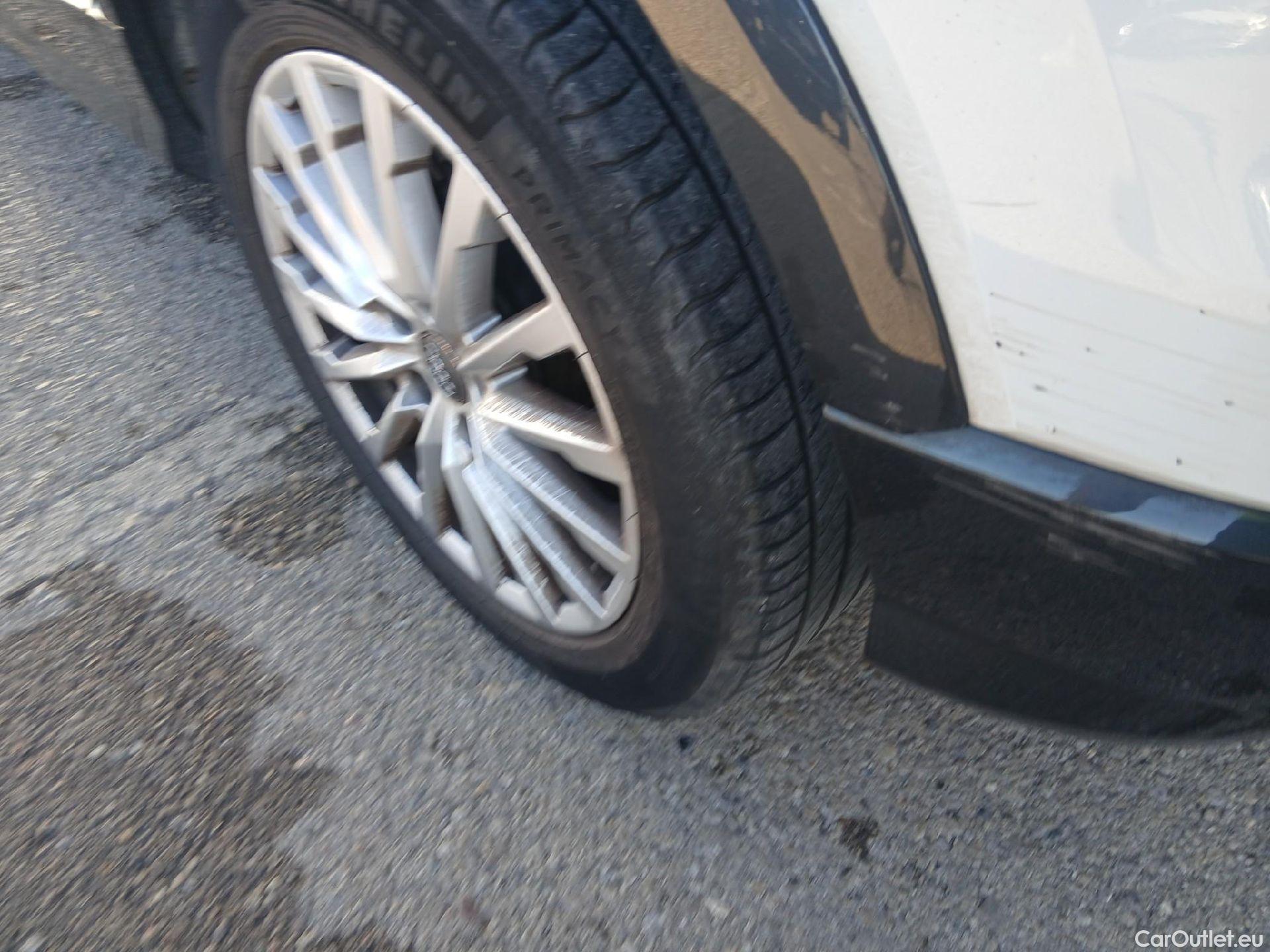  Audi  Q2 AUDI  / 2016 / 5P / todoterreno Design 30 TFSI 85kW (116CV) S tronic (AC) #18