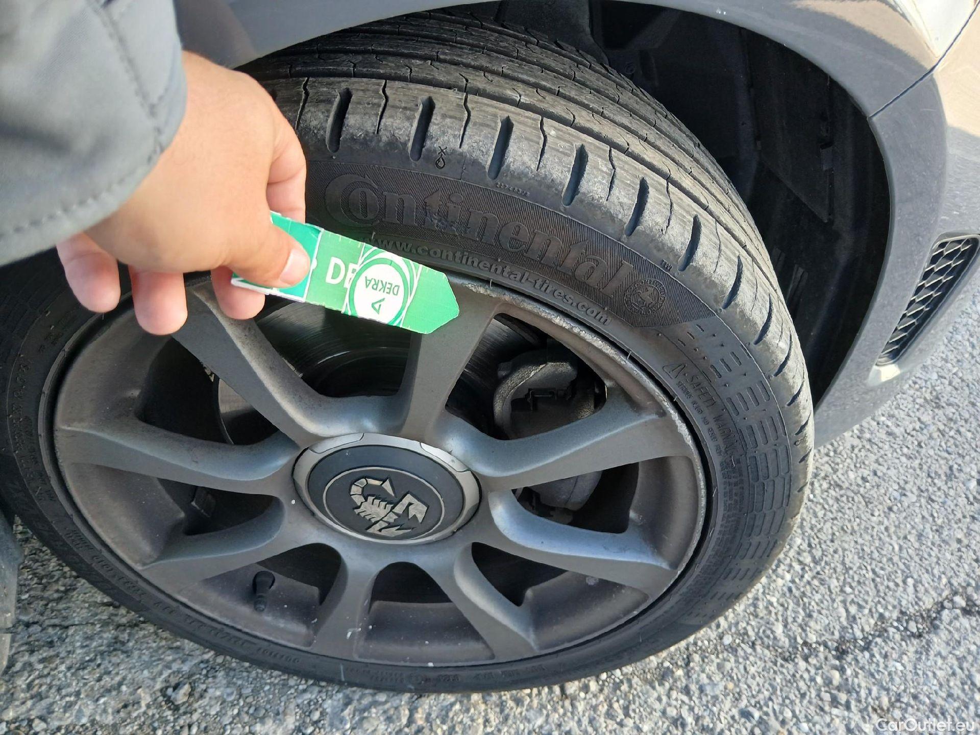  Abarth  500 ABARTH  / 2008 / 3P / berlina con portón 1.4 16v T-Jet 595 107kW (145CV) E6D #21