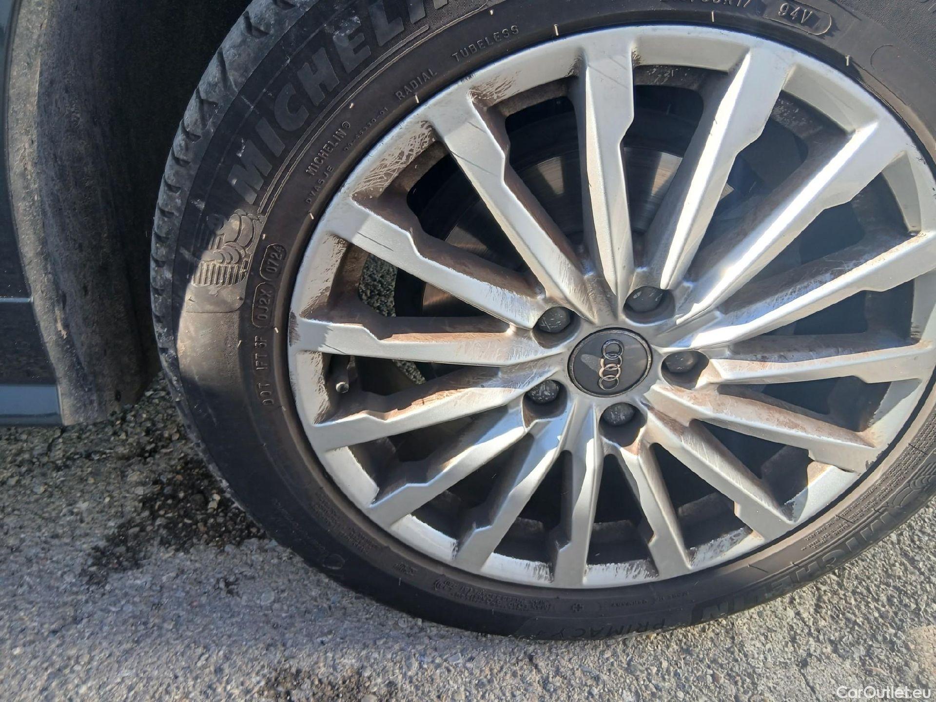  Audi  Q2 AUDI  / 2016 / 5P / todoterreno Design 30 TFSI 85kW (116CV) S tronic (AC) #39