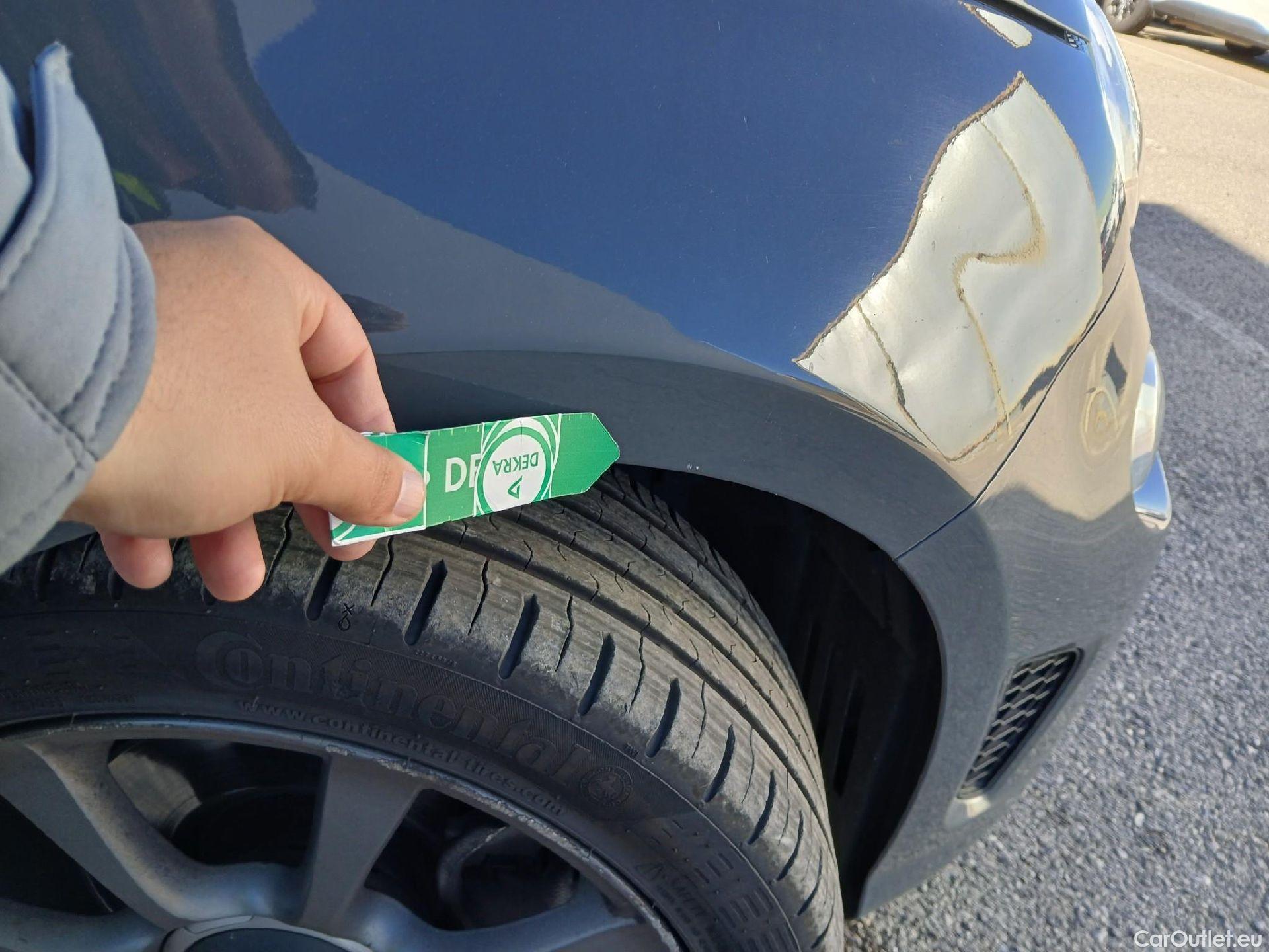  Abarth  500 ABARTH  / 2008 / 3P / berlina con portón 1.4 16v T-Jet 595 107kW (145CV) E6D #19