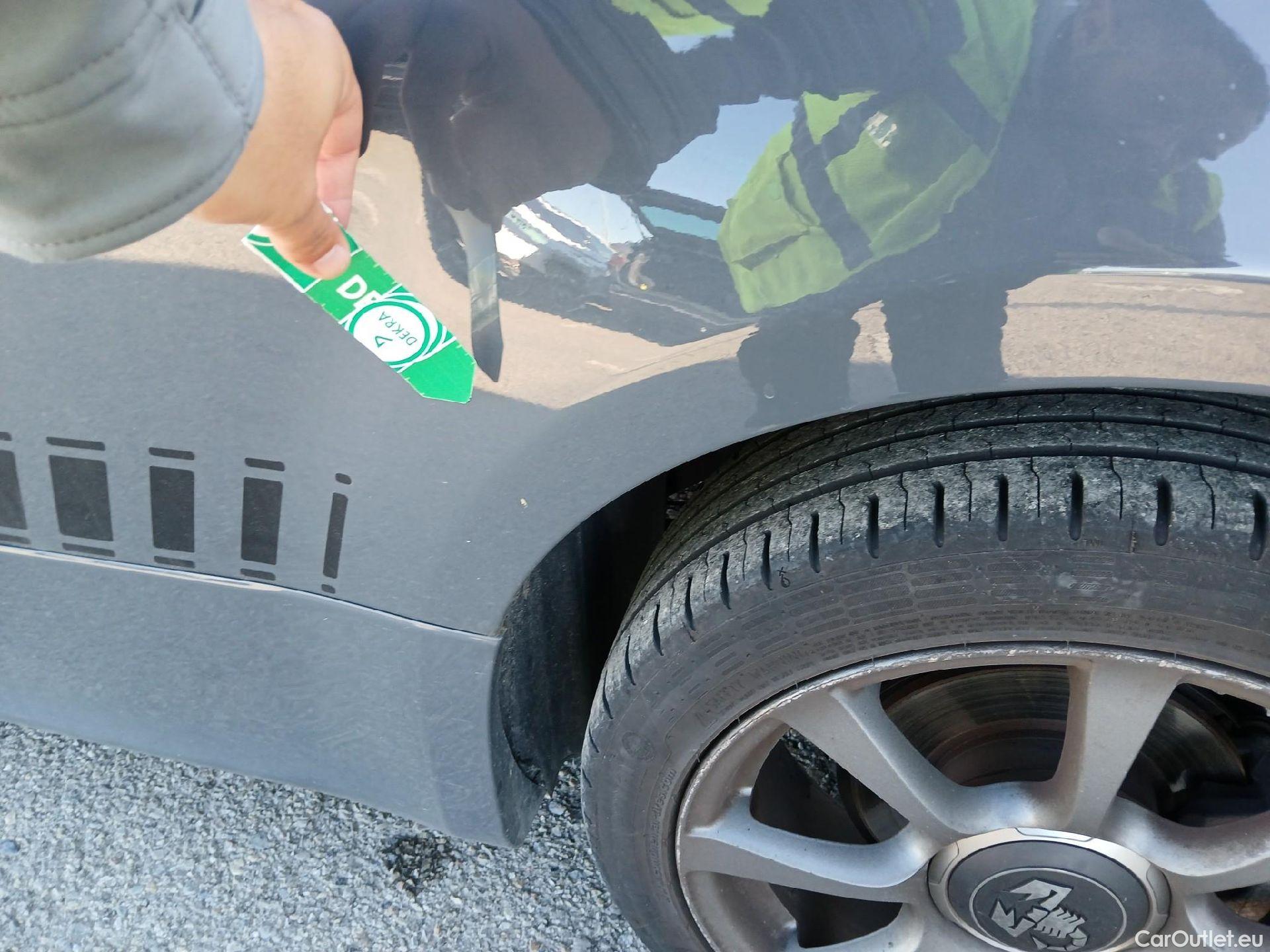  Abarth  500 ABARTH  / 2008 / 3P / berlina con portón 1.4 16v T-Jet 595 107kW (145CV) E6D #5