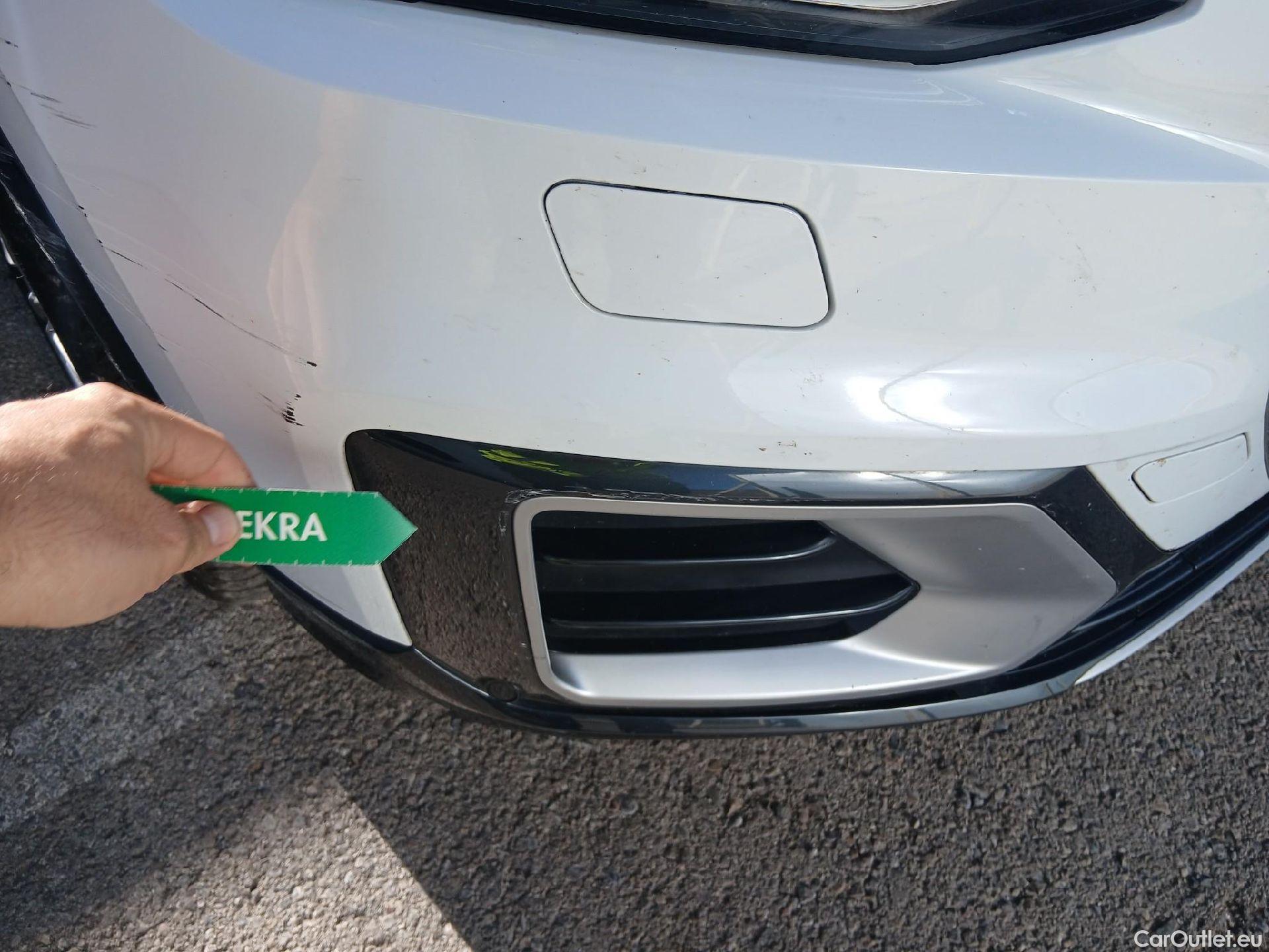  Audi  Q2 AUDI  / 2016 / 5P / todoterreno Design 30 TFSI 85kW (116CV) S tronic (AC) #3