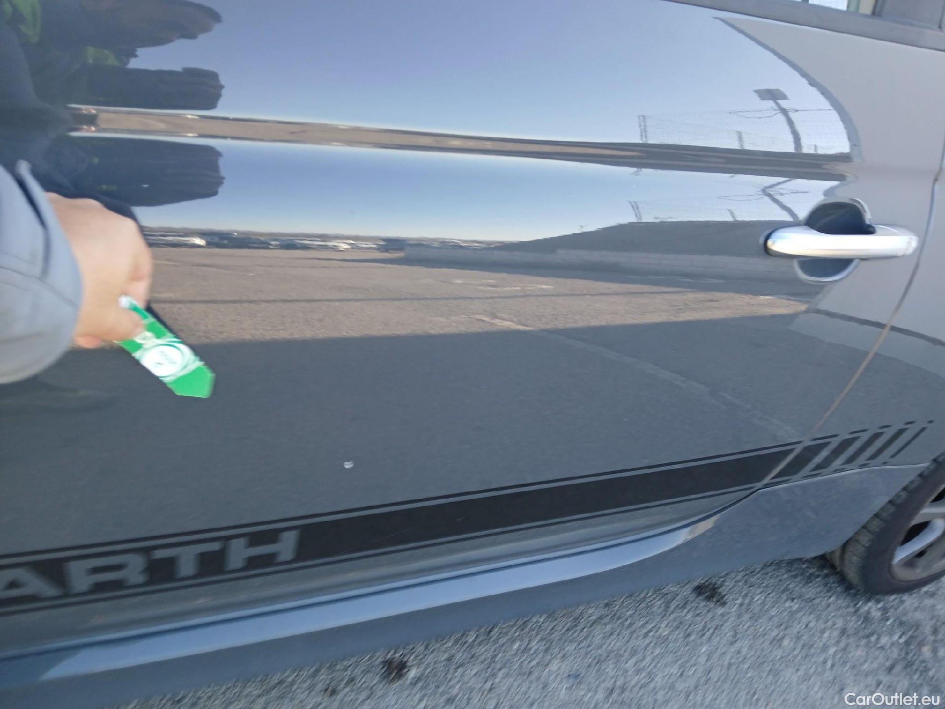  Abarth  500 ABARTH  / 2008 / 3P / berlina con portón 1.4 16v T-Jet 595 107kW (145CV) E6D #4