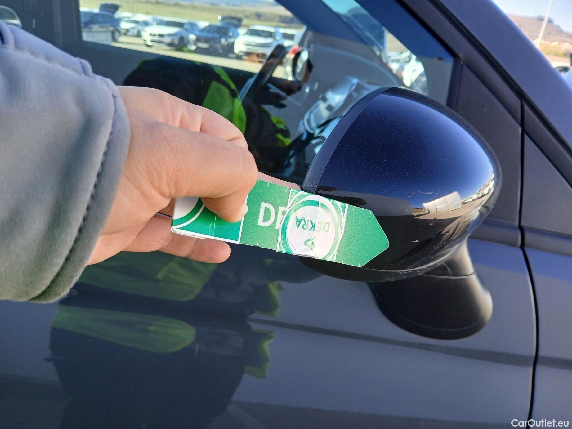  Abarth  500 ABARTH  / 2008 / 3P / berlina con portón 1.4 16v T-Jet 595 107kW (145CV) E6D #18