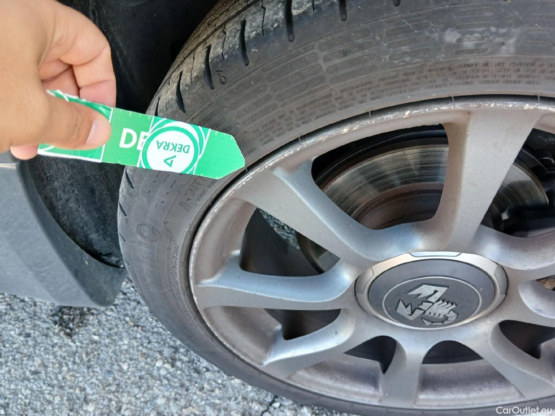  Abarth  500 ABARTH  / 2008 / 3P / berlina con portón 1.4 16v T-Jet 595 107kW (145CV) E6D #9