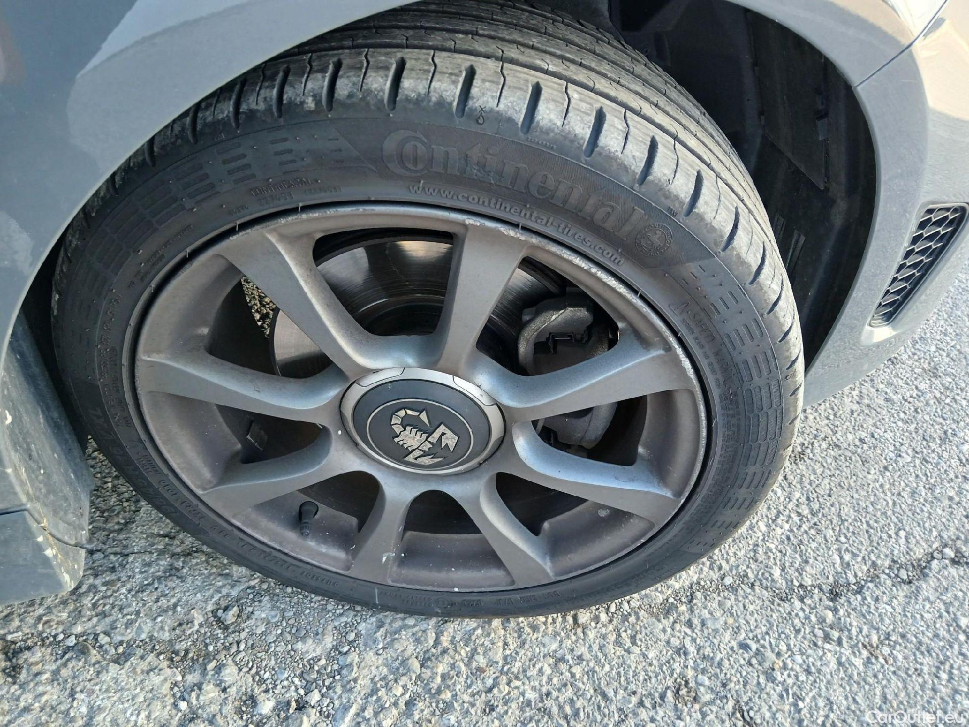  Abarth  500 ABARTH  / 2008 / 3P / berlina con portón 1.4 16v T-Jet 595 107kW (145CV) E6D #22