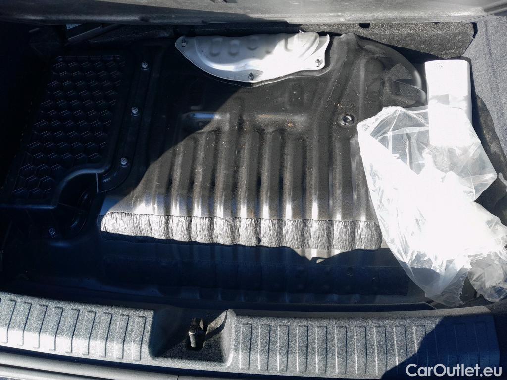  Audi  A3 AUDI  / 2020 / 5P / berlina con portón Sportback S line 40 TFSI e 150kW S tron #14