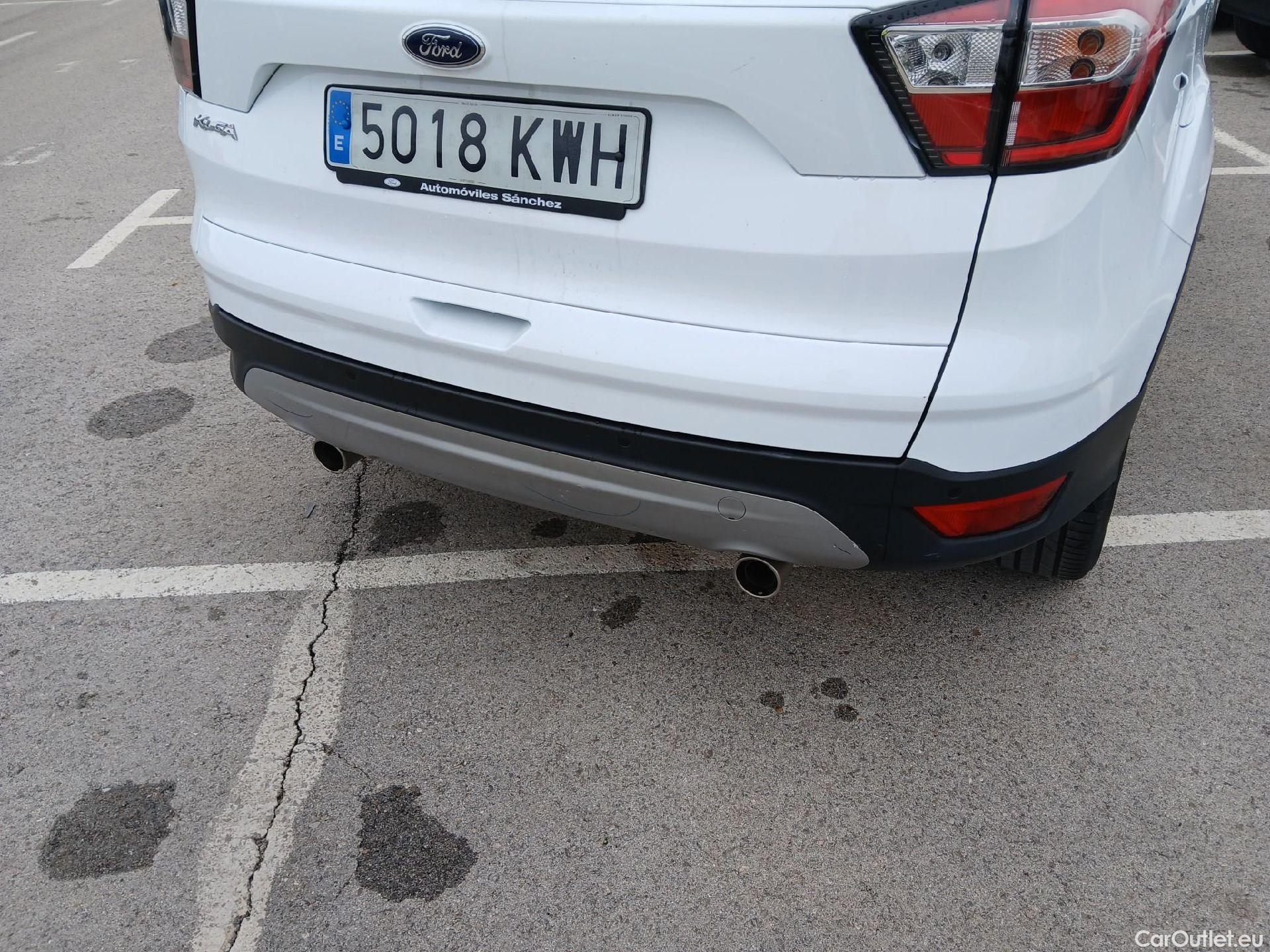  Ford  Kuga FORD  / 2016 / 5P / todoterreno 1.5 EcoBoost 88kW 4x2 Trend+ (CX) #14