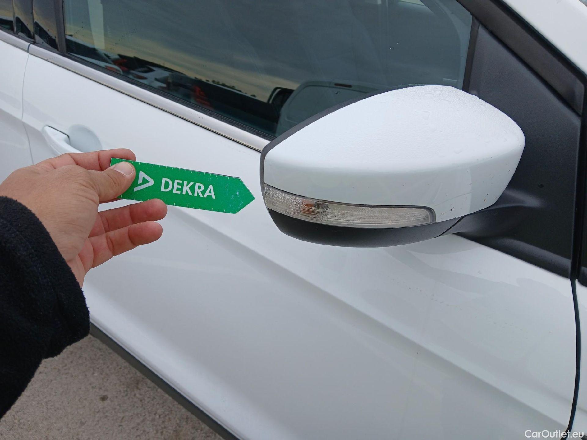  Ford  Kuga FORD  / 2016 / 5P / todoterreno 1.5 EcoBoost 88kW 4x2 Trend+ (CX) #19