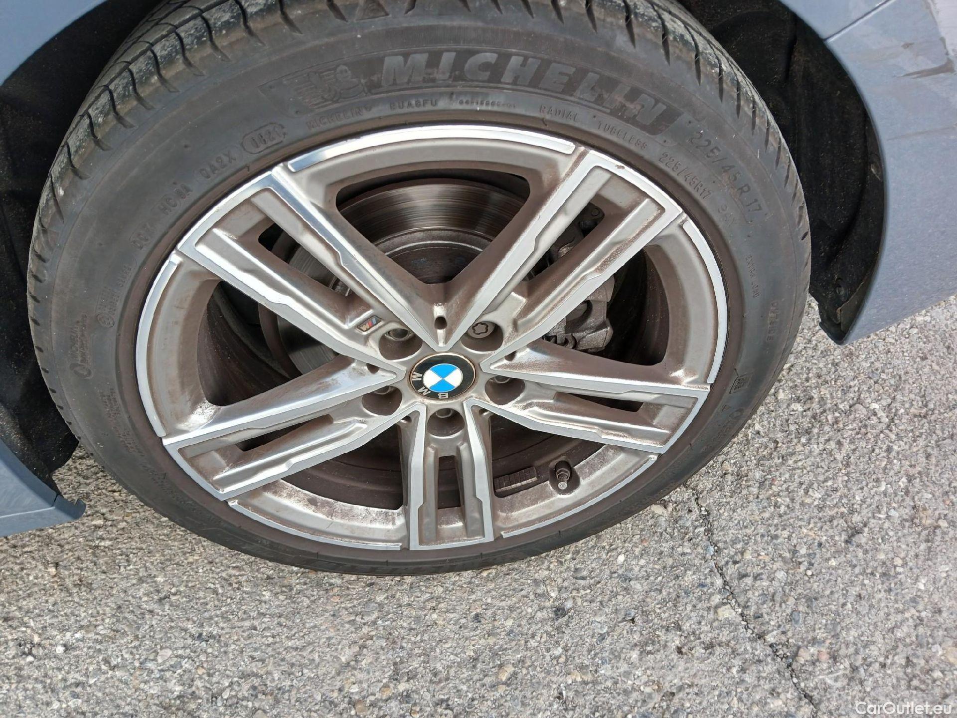  Bmw  Serie 1 BMW  / 2019 / 5P / berlina con portón 118i #23