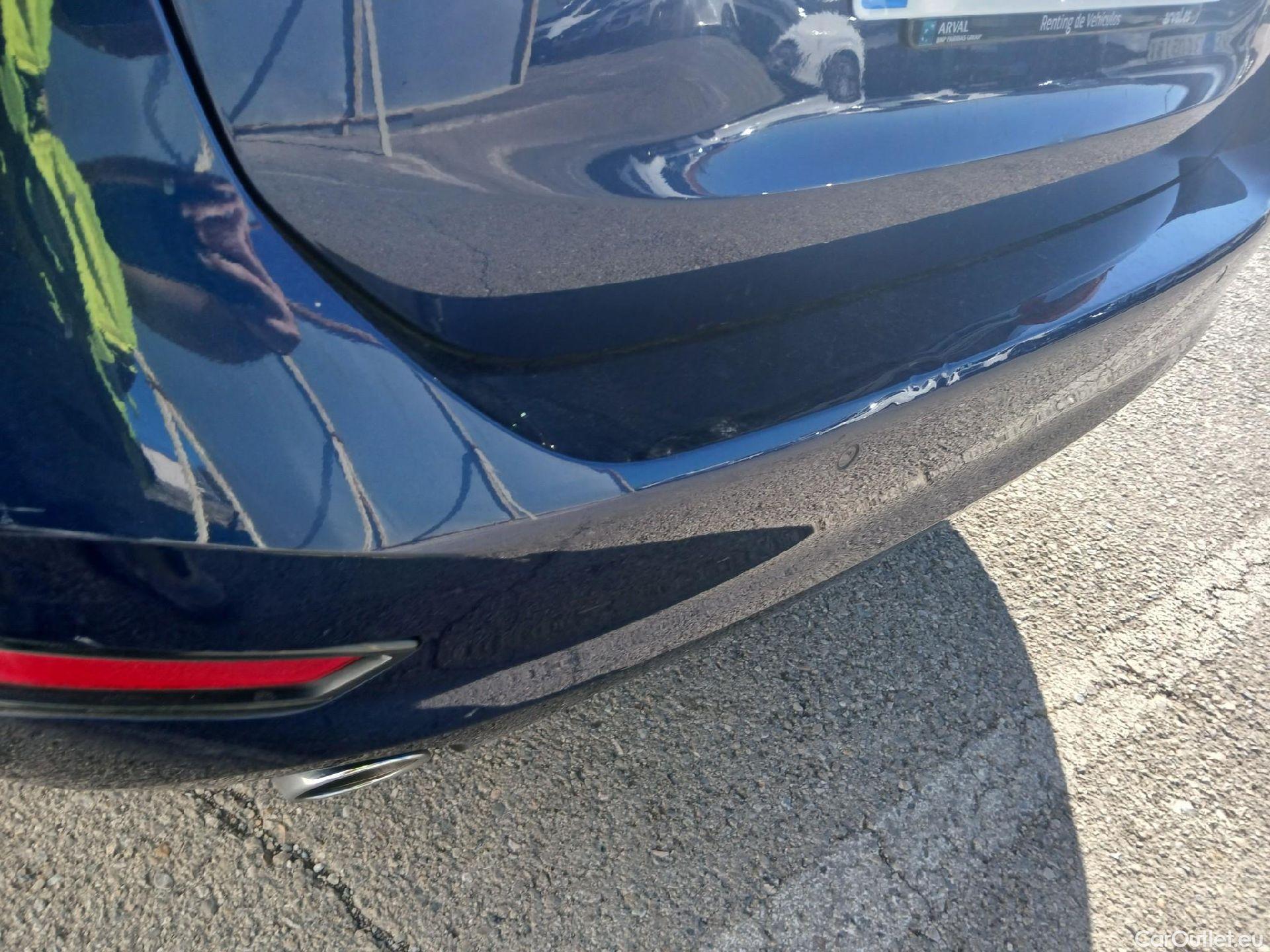  Bmw  Serie 3 BMW  / 2015 / 5P / familiar 318d Touring #26