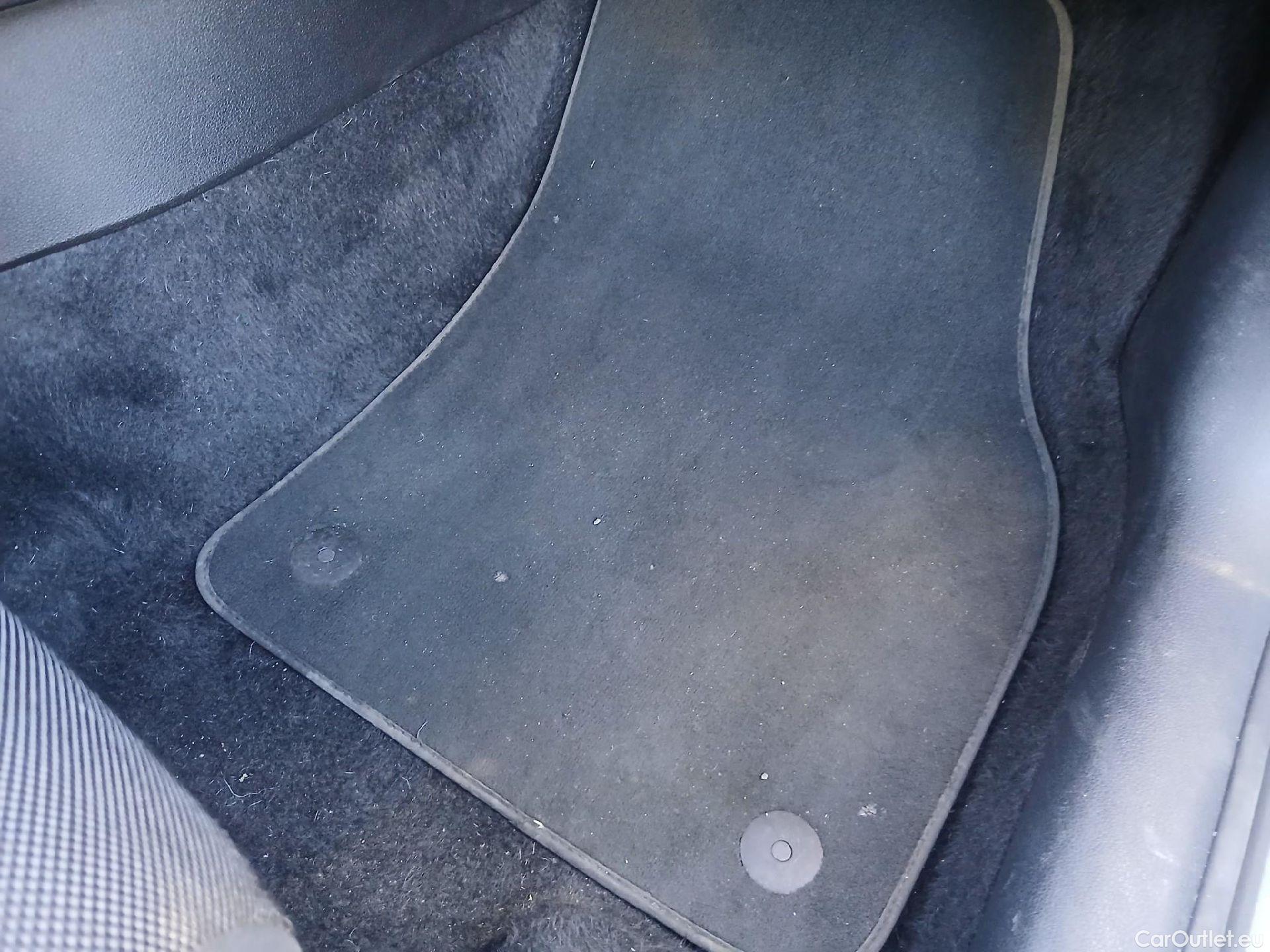  Audi  Q2 AUDI  / 2020 / 5P / todoterreno Advanced 35 TFSI 110kW (150CV) S tronic (AC) #56