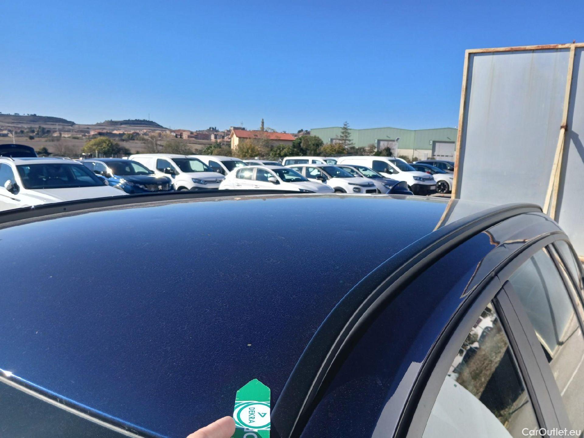  Bmw  Serie 3 BMW  / 2015 / 5P / familiar 318d Touring #40