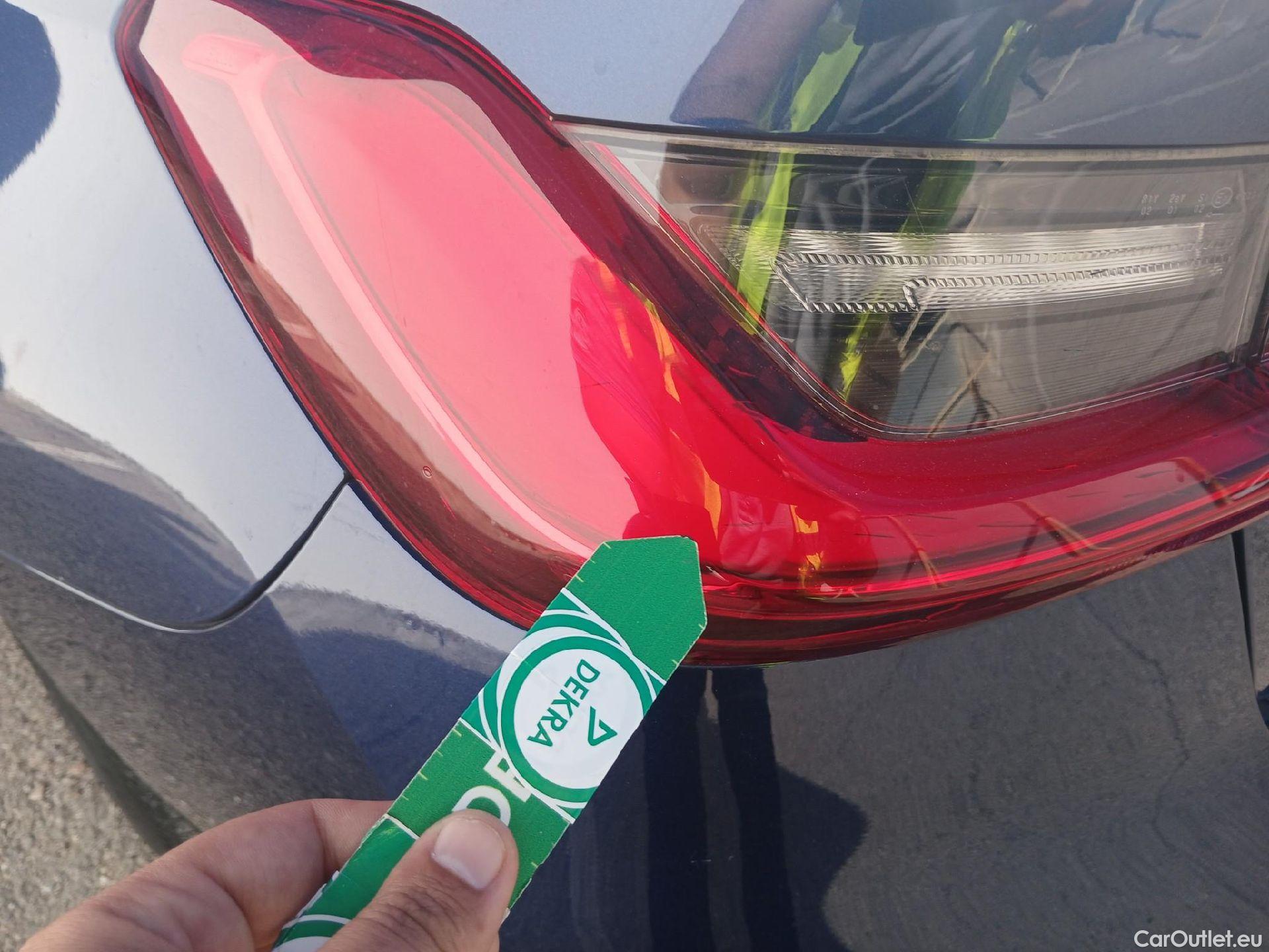  Bmw  Serie 3 BMW  / 2015 / 5P / familiar 318d Touring #22