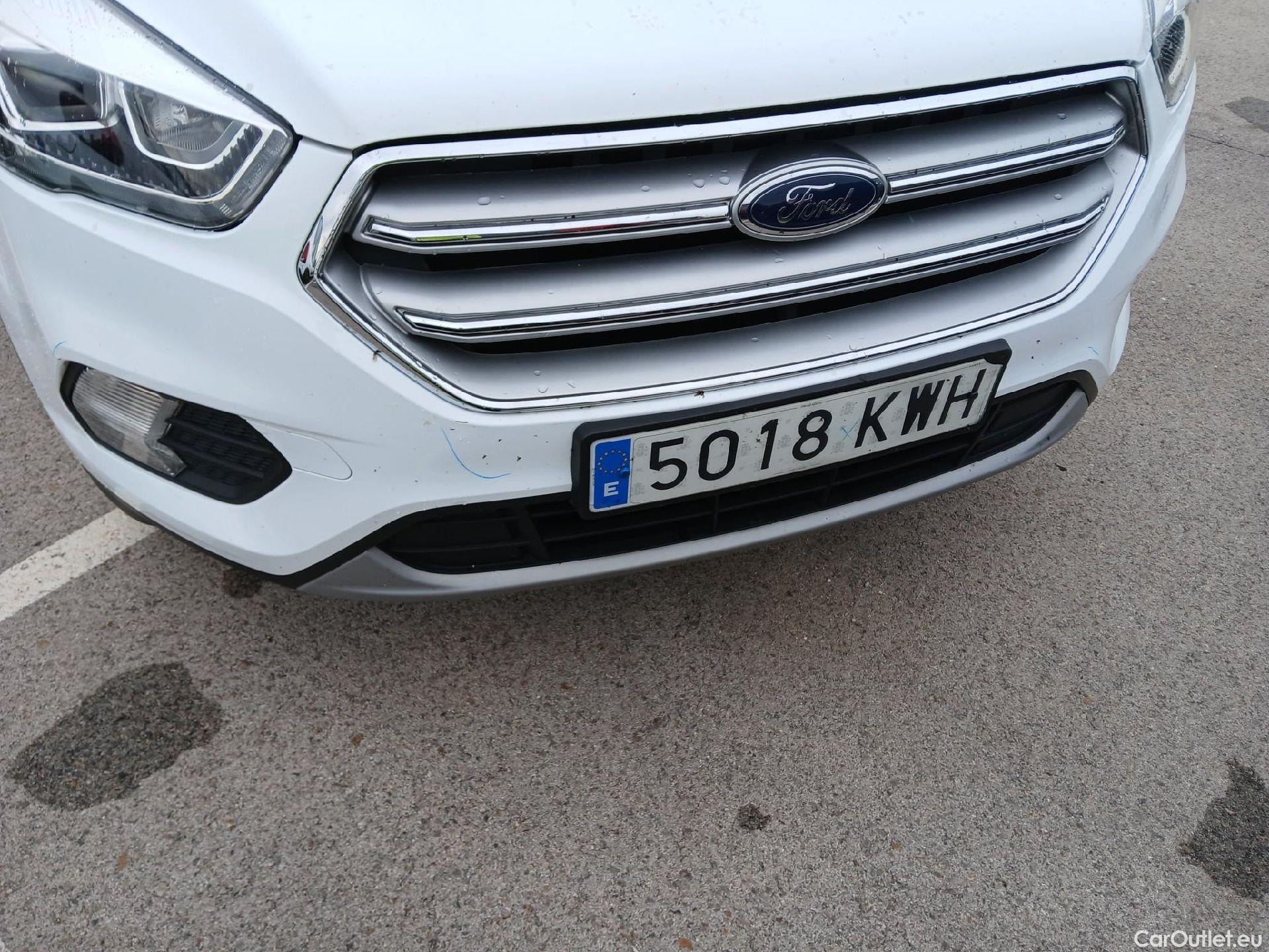  Ford  Kuga FORD  / 2016 / 5P / todoterreno 1.5 EcoBoost 88kW 4x2 Trend+ (CX) #5