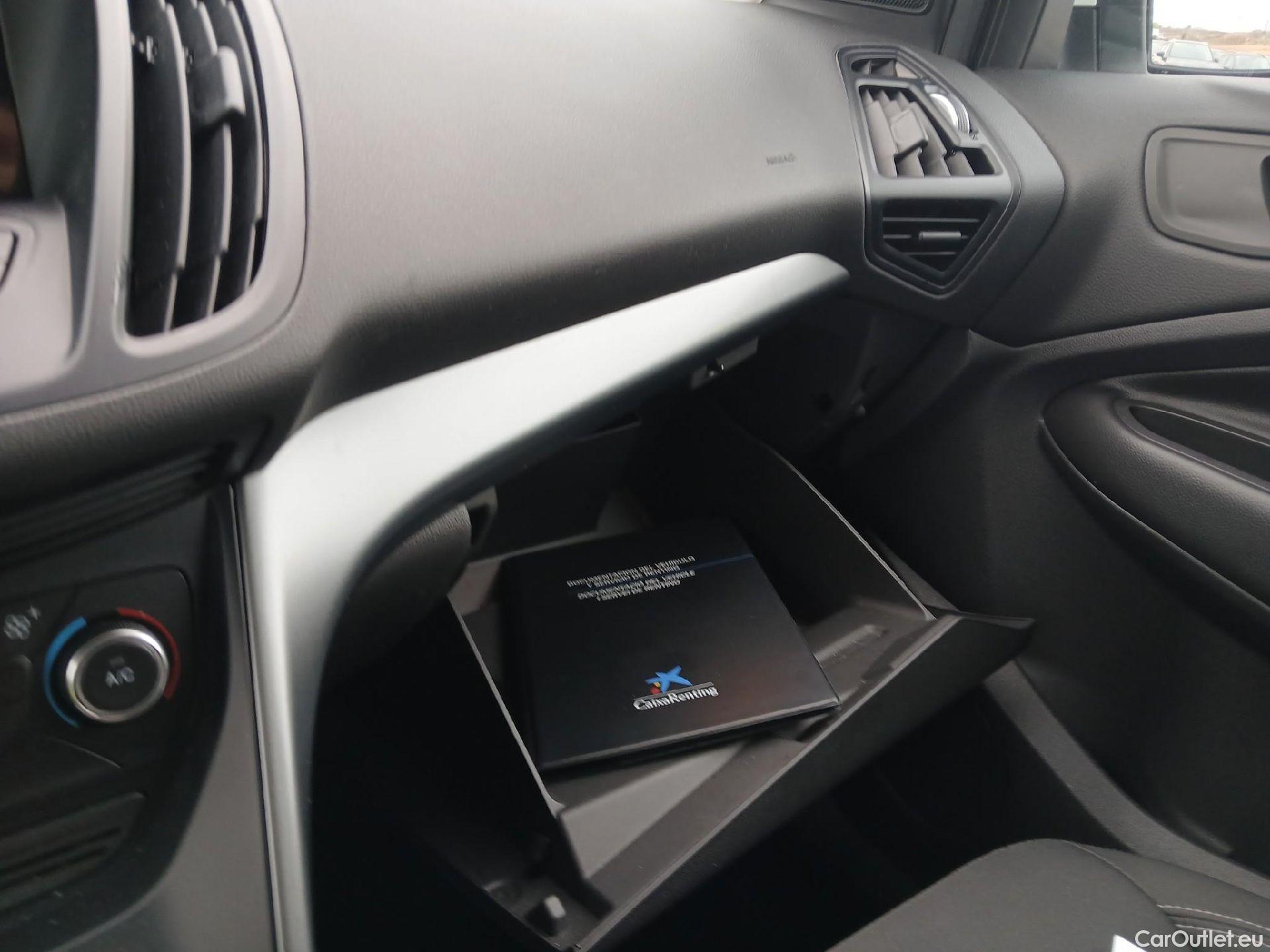  Ford  Kuga FORD  / 2016 / 5P / todoterreno 1.5 EcoBoost 88kW 4x2 Trend+ (CX) #1