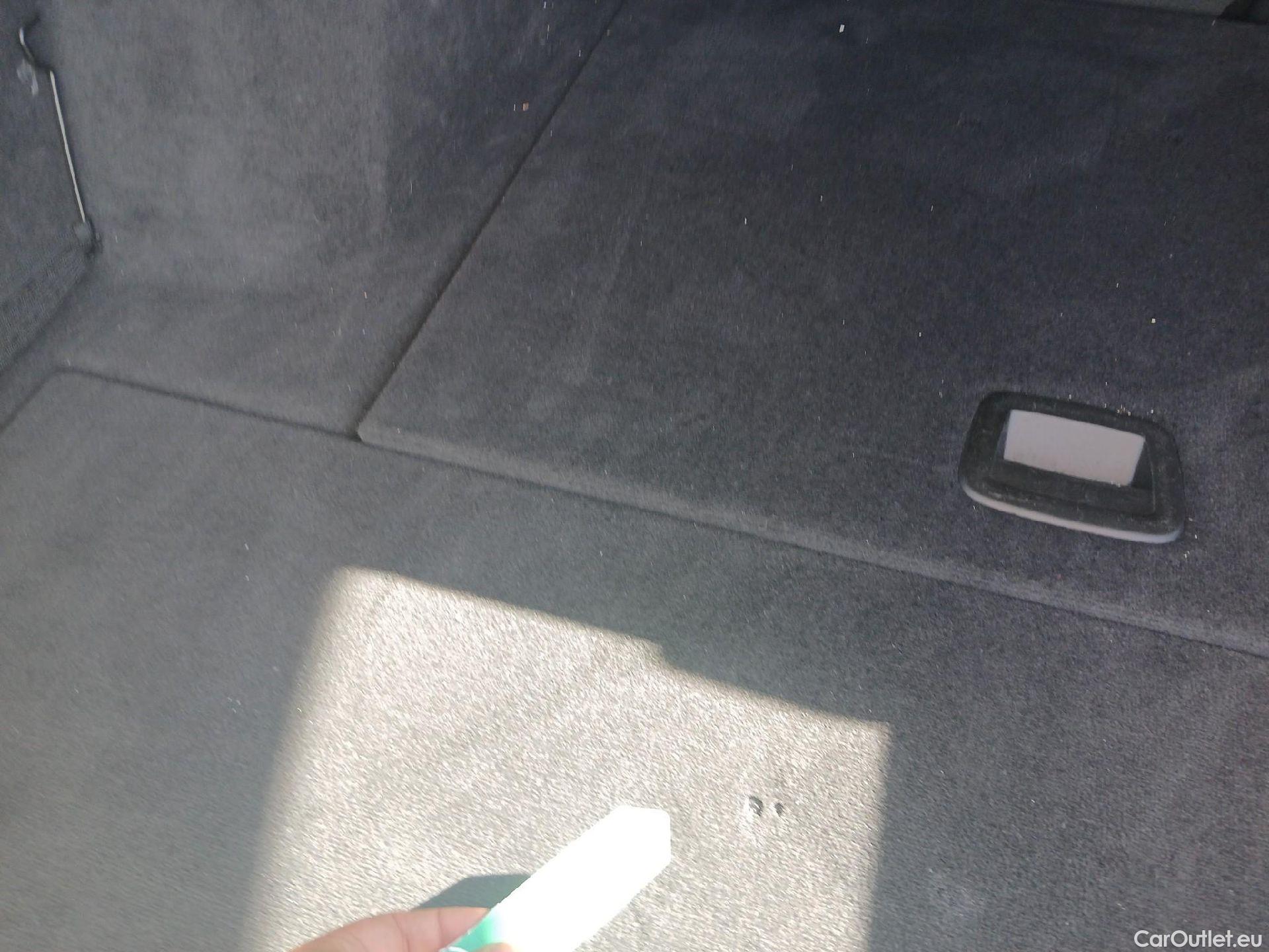  Bmw  Serie 3 BMW  / 2015 / 5P / familiar 318d Touring #2