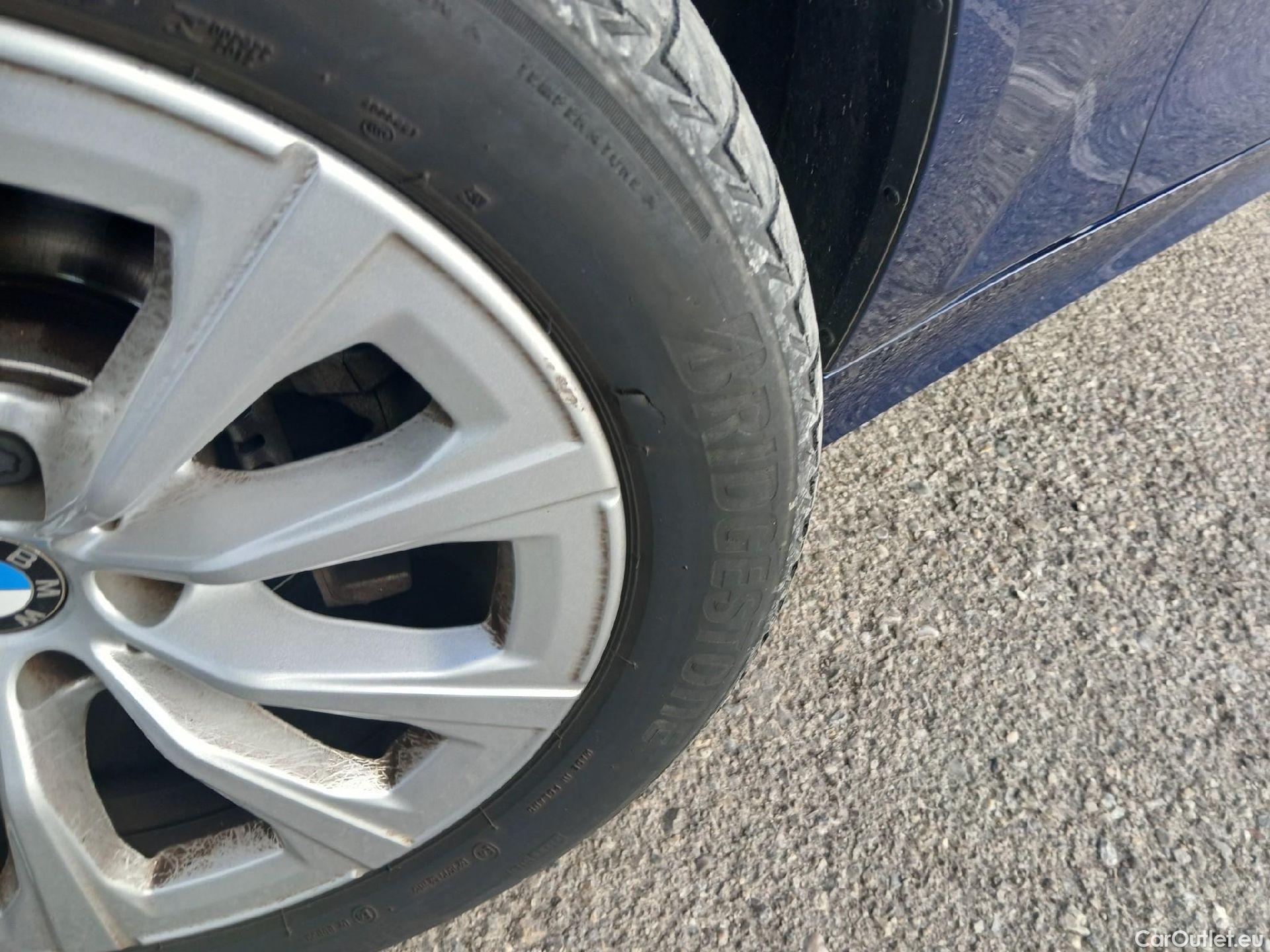  Bmw  Serie 3 BMW  / 2015 / 5P / familiar 318d Touring #15