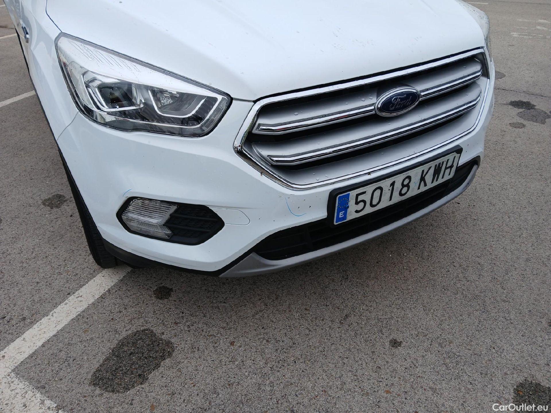  Ford  Kuga FORD  / 2016 / 5P / todoterreno 1.5 EcoBoost 88kW 4x2 Trend+ (CX) #2