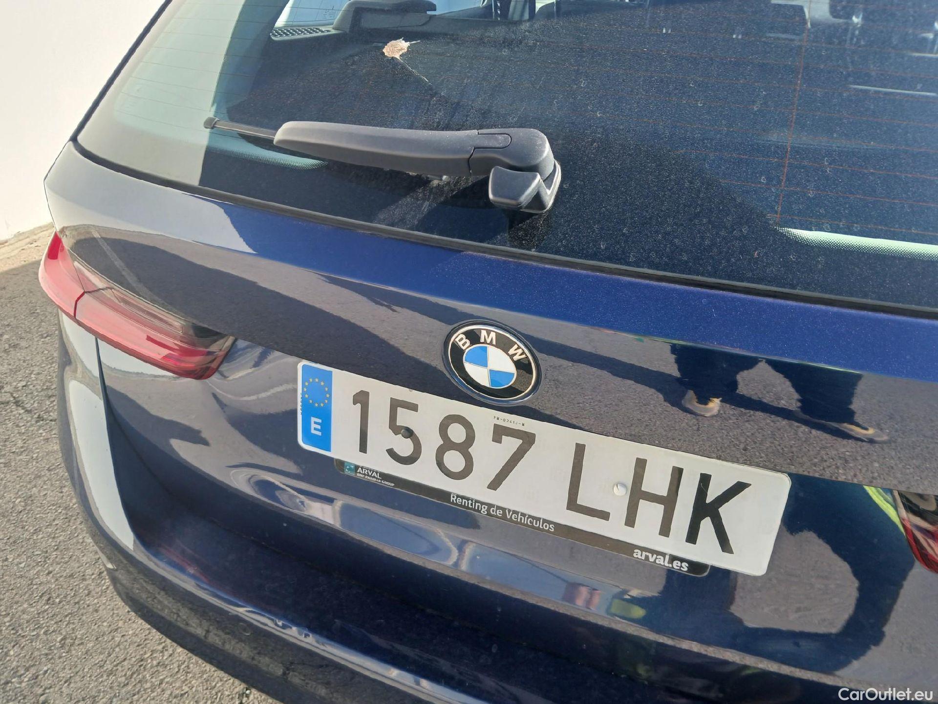  Bmw  Serie 3 BMW  / 2015 / 5P / familiar 318d Touring #29