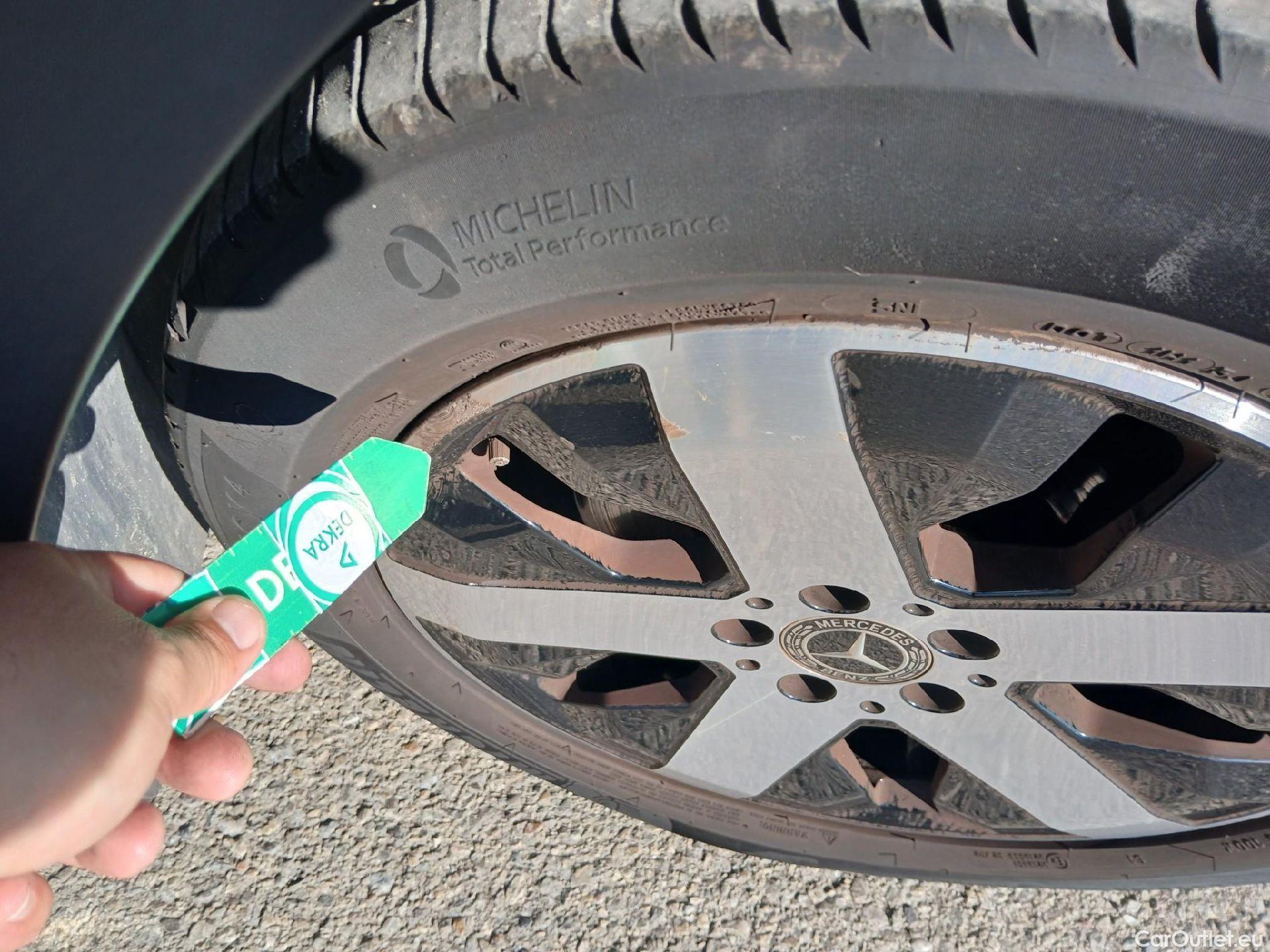  Mercedes  GLB Clase   220 d 4Matic (247.615) 190CV AT8 E6d #44