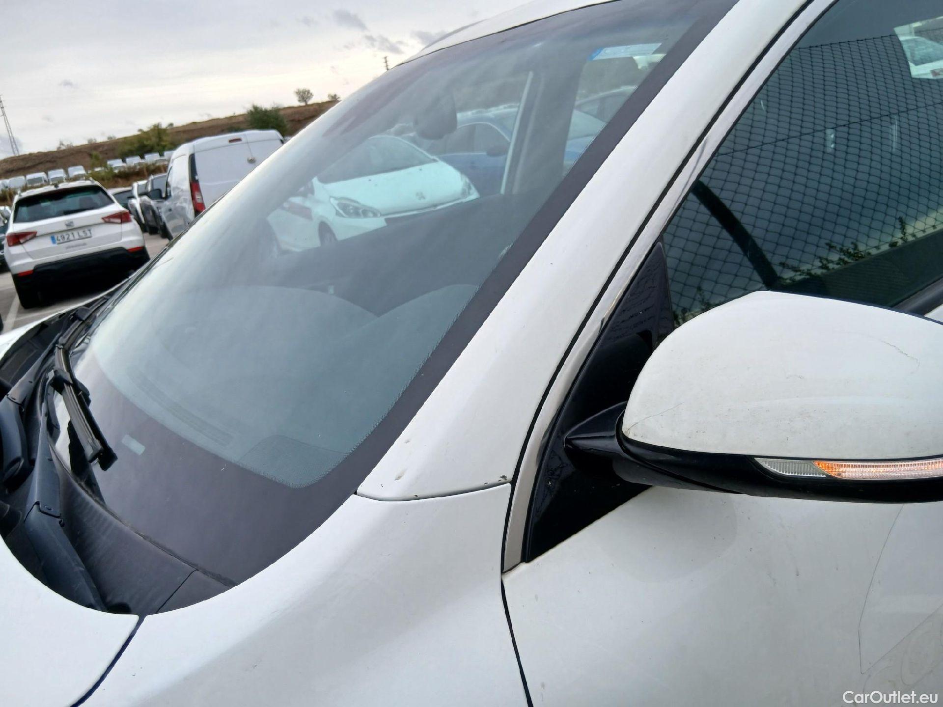  KIA  Niro KIA  Hïbrido Enchufable / 2016 / 5P / crossover 1.6 GDi Híbrido Enchufable 104kW Drive #21