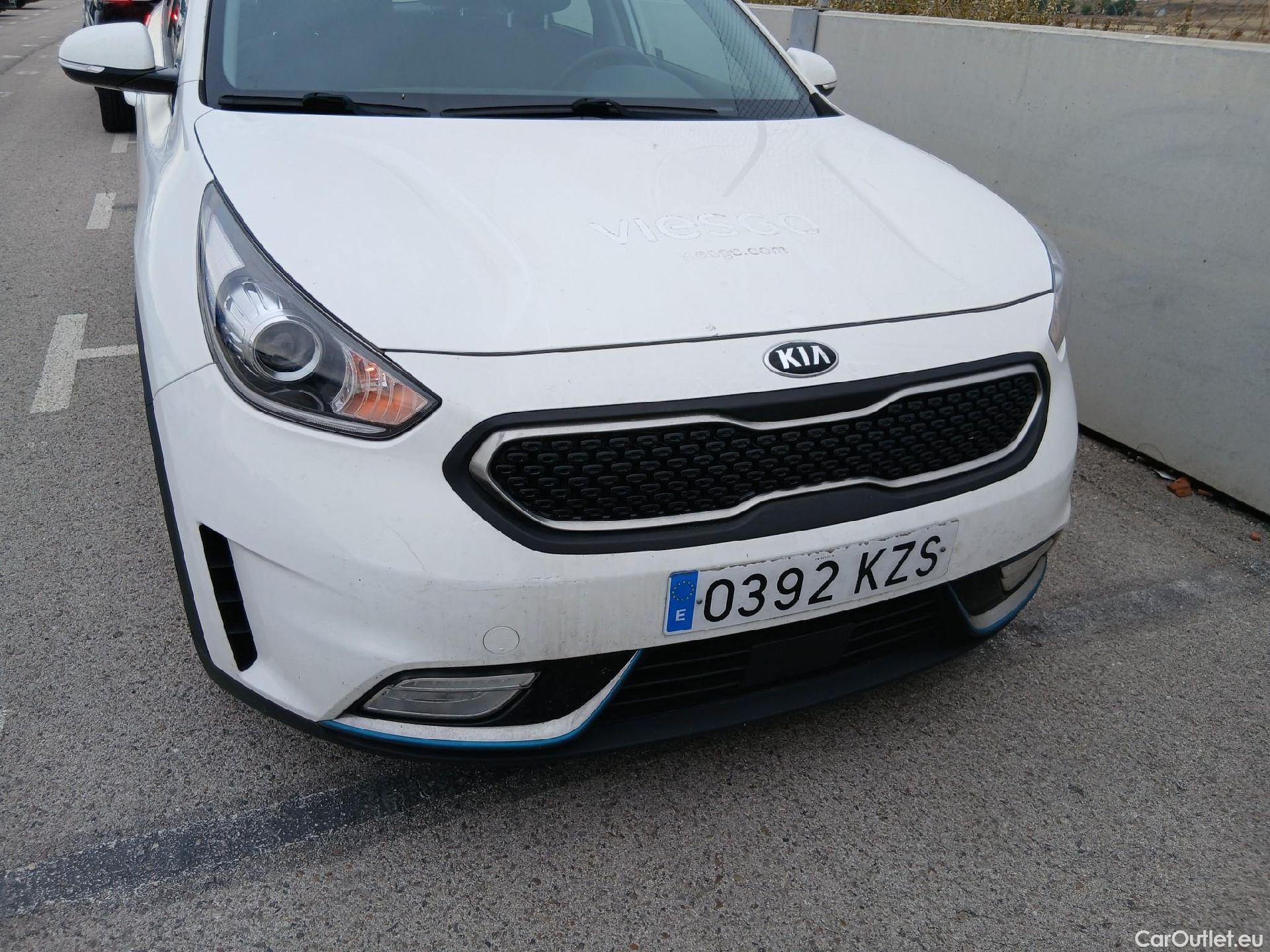  KIA  Niro KIA  Hïbrido Enchufable / 2016 / 5P / crossover 1.6 GDi Híbrido Enchufable 104kW Drive #2
