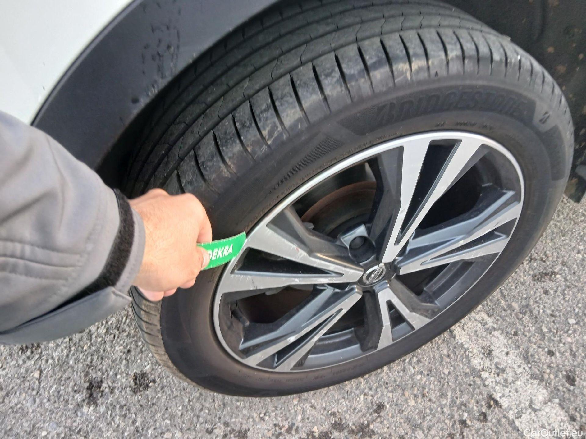  Nissan  Qashqai NISSAN  / 2017 / 5P / todoterreno dCi 150CV (110kW) N-CONNECTA #19