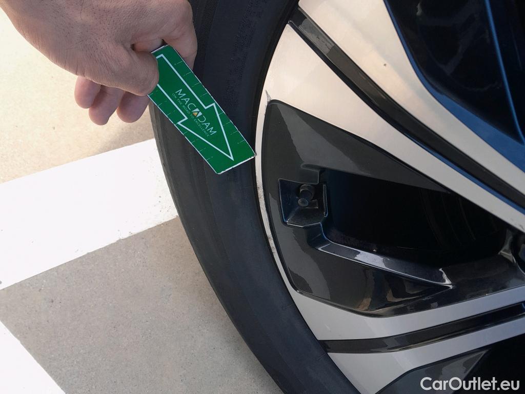  Mercedes  G-Klasee MERCEDES-BENZ GLE / 2018 / 5P / todoterreno GLE 350 de 4MATIC (Híbrido Enchufable) #4