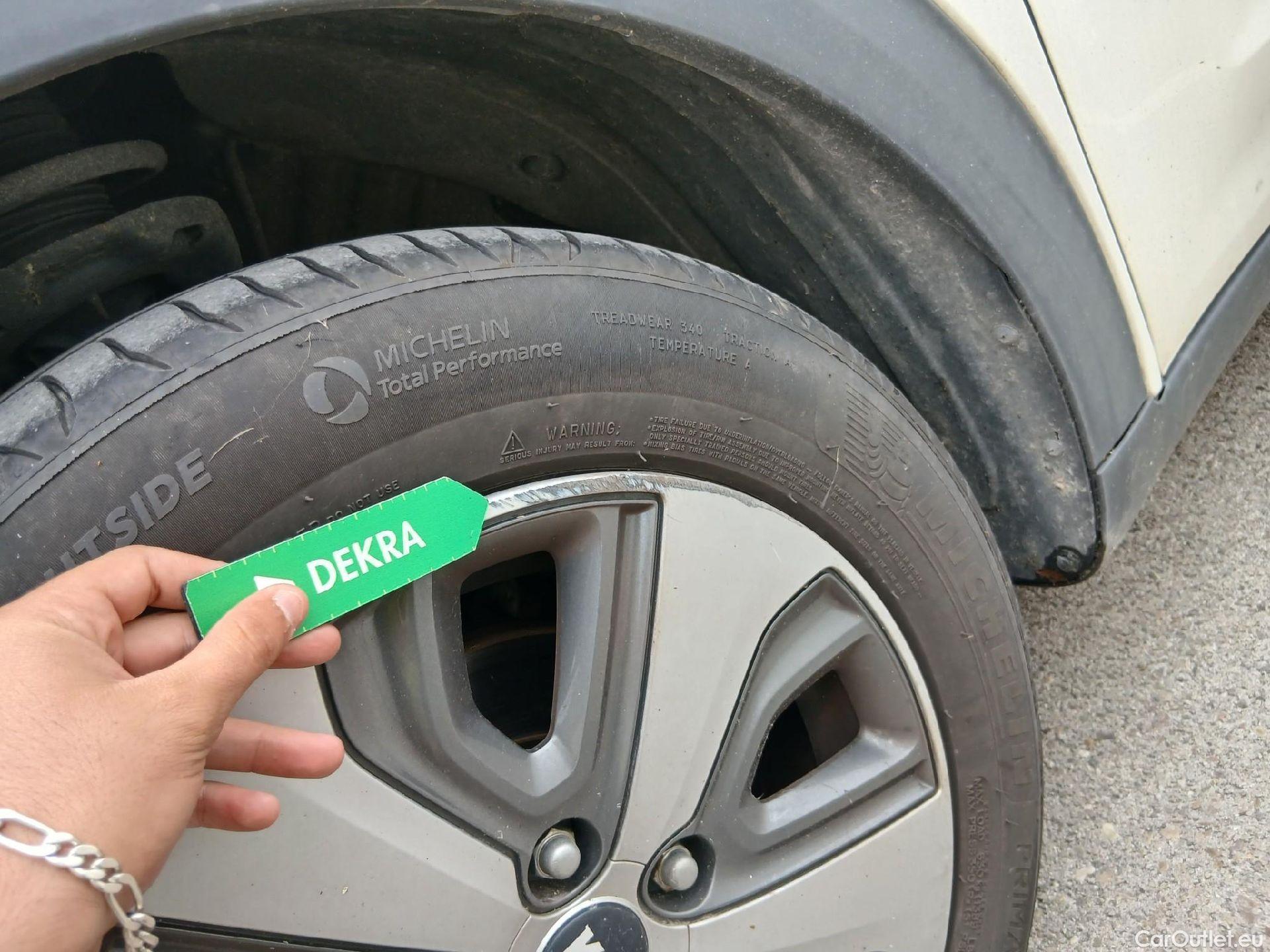  KIA  Niro KIA  Hïbrido Enchufable / 2016 / 5P / crossover 1.6 GDi Híbrido Enchufable 104kW Drive #6