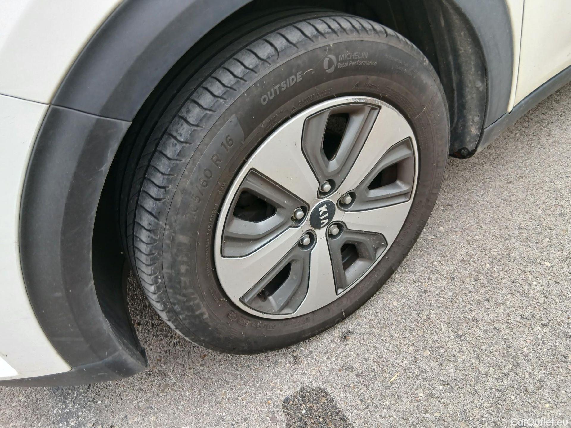  KIA  Niro KIA  Hïbrido Enchufable / 2016 / 5P / crossover 1.6 GDi Híbrido Enchufable 104kW Drive #5