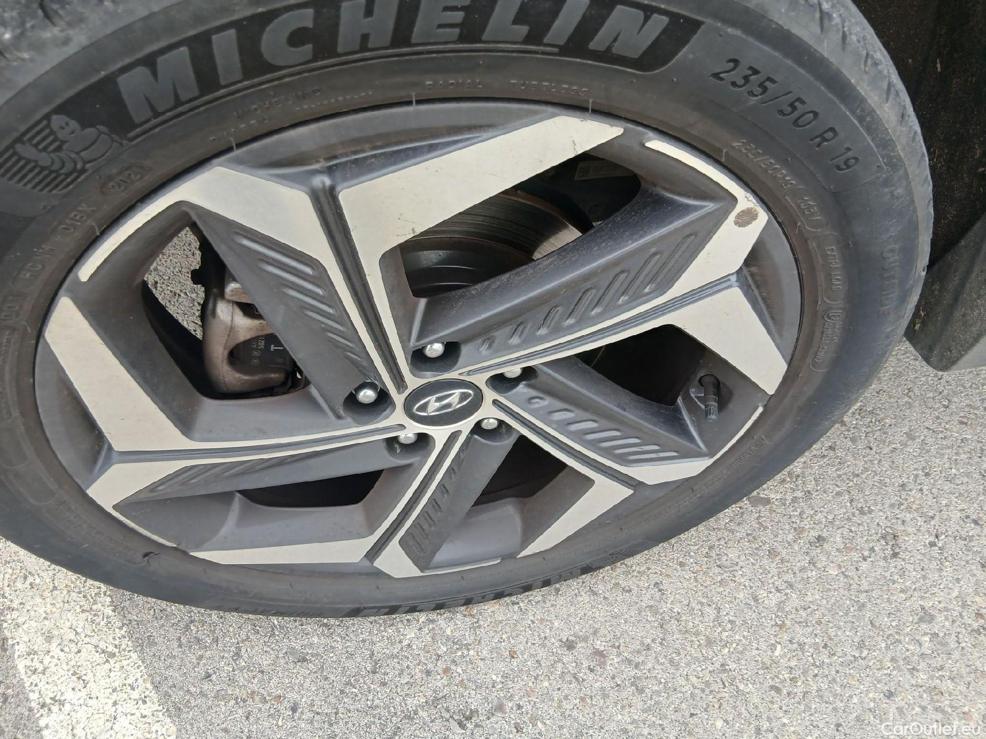  Hyundai  Tucson HYUNDAI  / 2020 / 5P / todoterreno 1.6 TGDI 169kW HEV Tecno Auto 2C #17