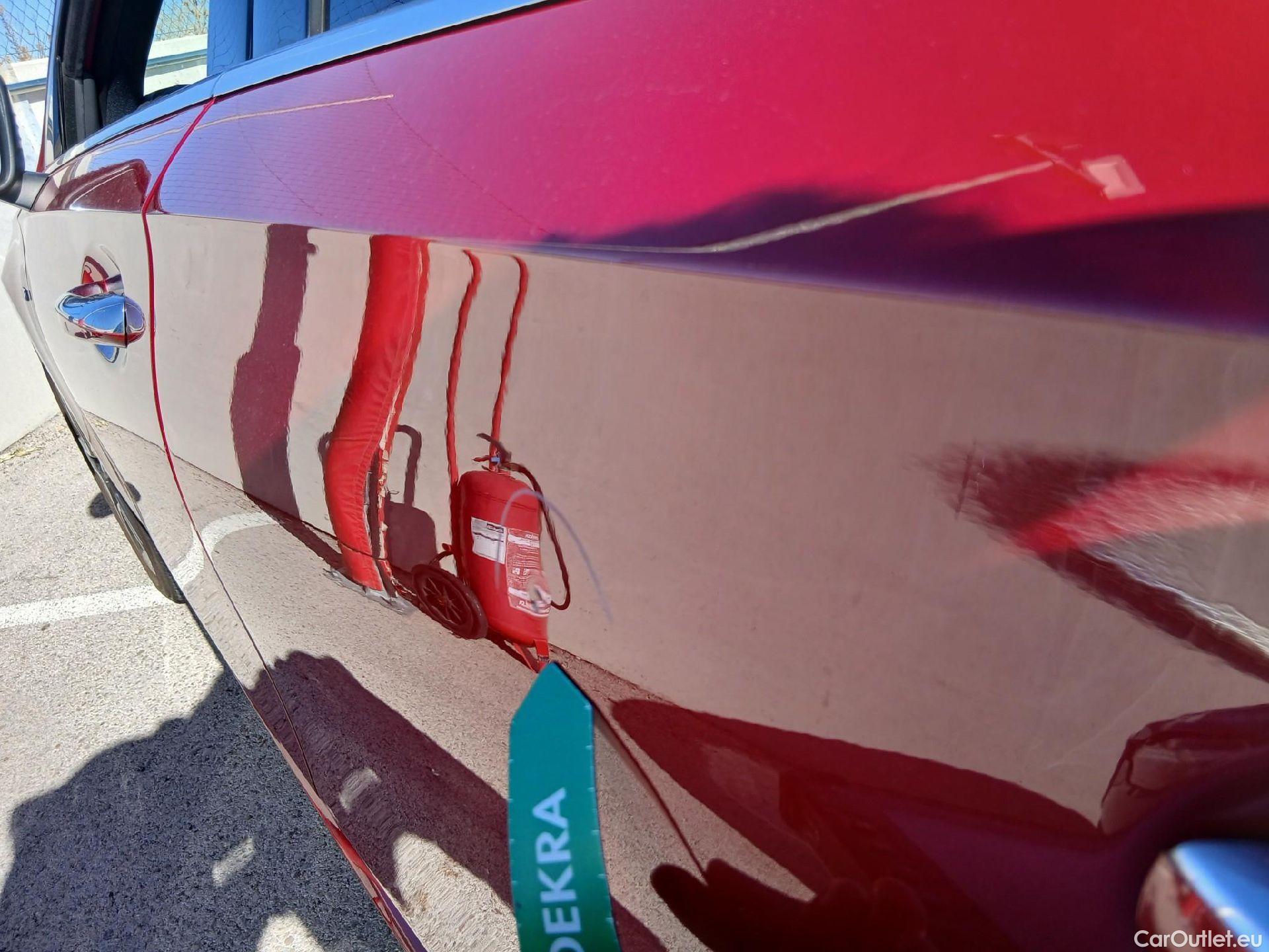  Mercedes  A-Klasse Clase A A 250 e (177.086)Premium-Pack 1.3 AMG Line 220CV AT8 E6d #19