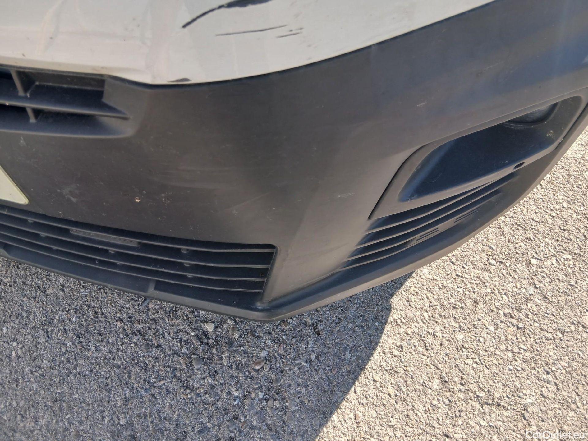  Citroen  Berlingo CITROEN  / 2018 / 5P / combi Talla M BlueHDi 100 S&S LIVE PACK (IND) #4