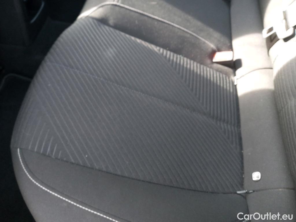  Peugeot  308 PEUGEOT  / 2021 / 5P / familiar SWActive Pack BlueHDi 130 S&S MAN #20