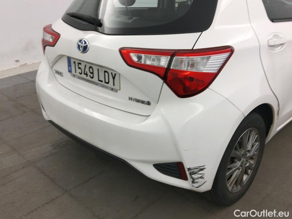  Toyota  Yaris TOYOTA  / 2017 / 5P / berlina con portón 1.5 100H Active #11