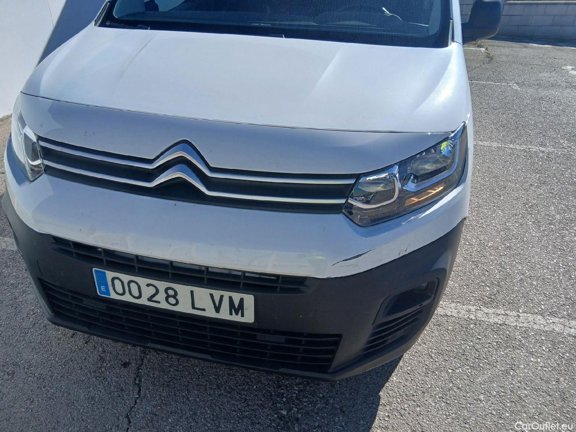  Citroen  Berlingo CITROEN  / 2018 / 5P / combi Talla M BlueHDi 100 S&S LIVE PACK (IND) #1