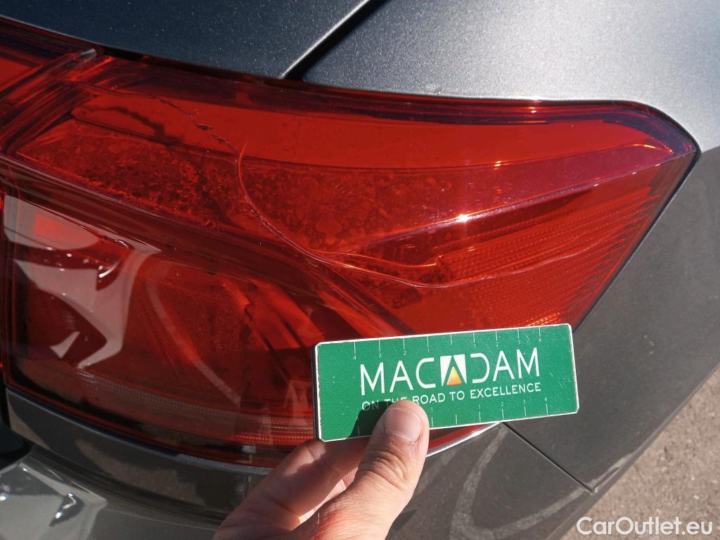  Volkswagen  T-ROC VOLKSWAGEN  / 2017 / 5P / todoterreno Advance 1.0 TSI 81kW (110CV) #4