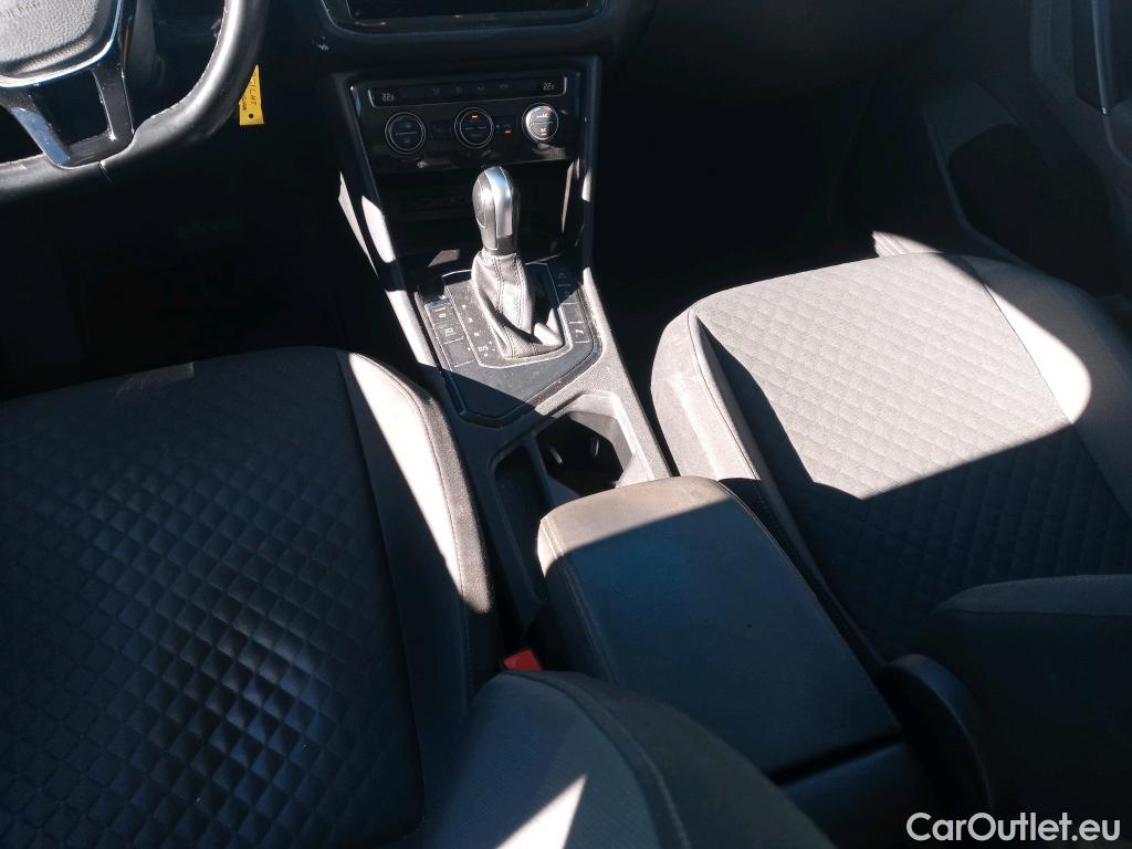  Volkswagen  Tiguan VOLKSWAGEN  / 2016 / 5P / todoterreno Advance 1.5 TSI 110kW (150CV) DSG (CX) #26