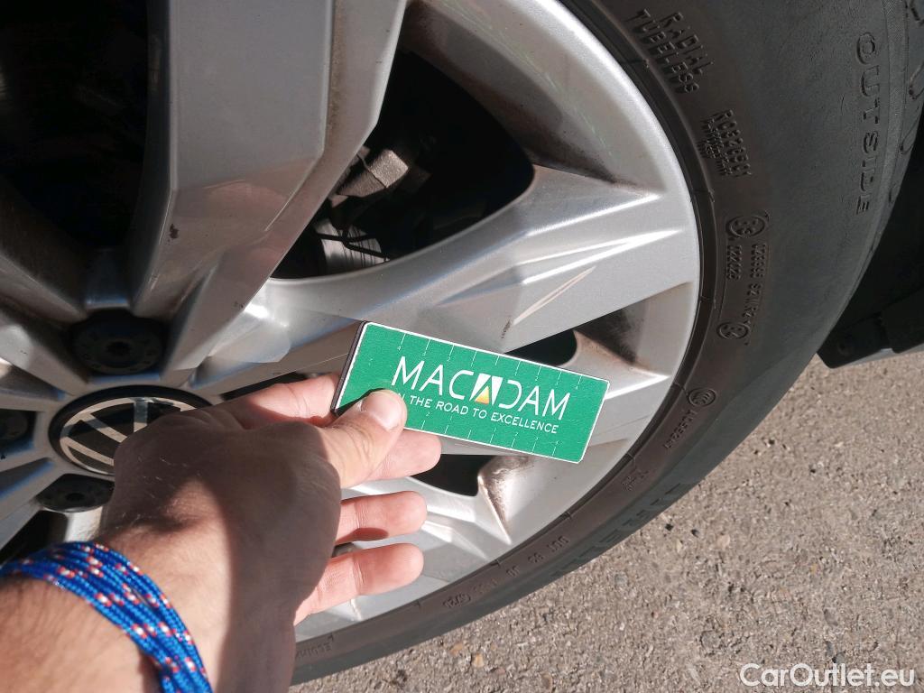  Volkswagen  T-ROC VOLKSWAGEN  / 2017 / 5P / todoterreno Advance 1.0 TSI 81kW (110CV) #23